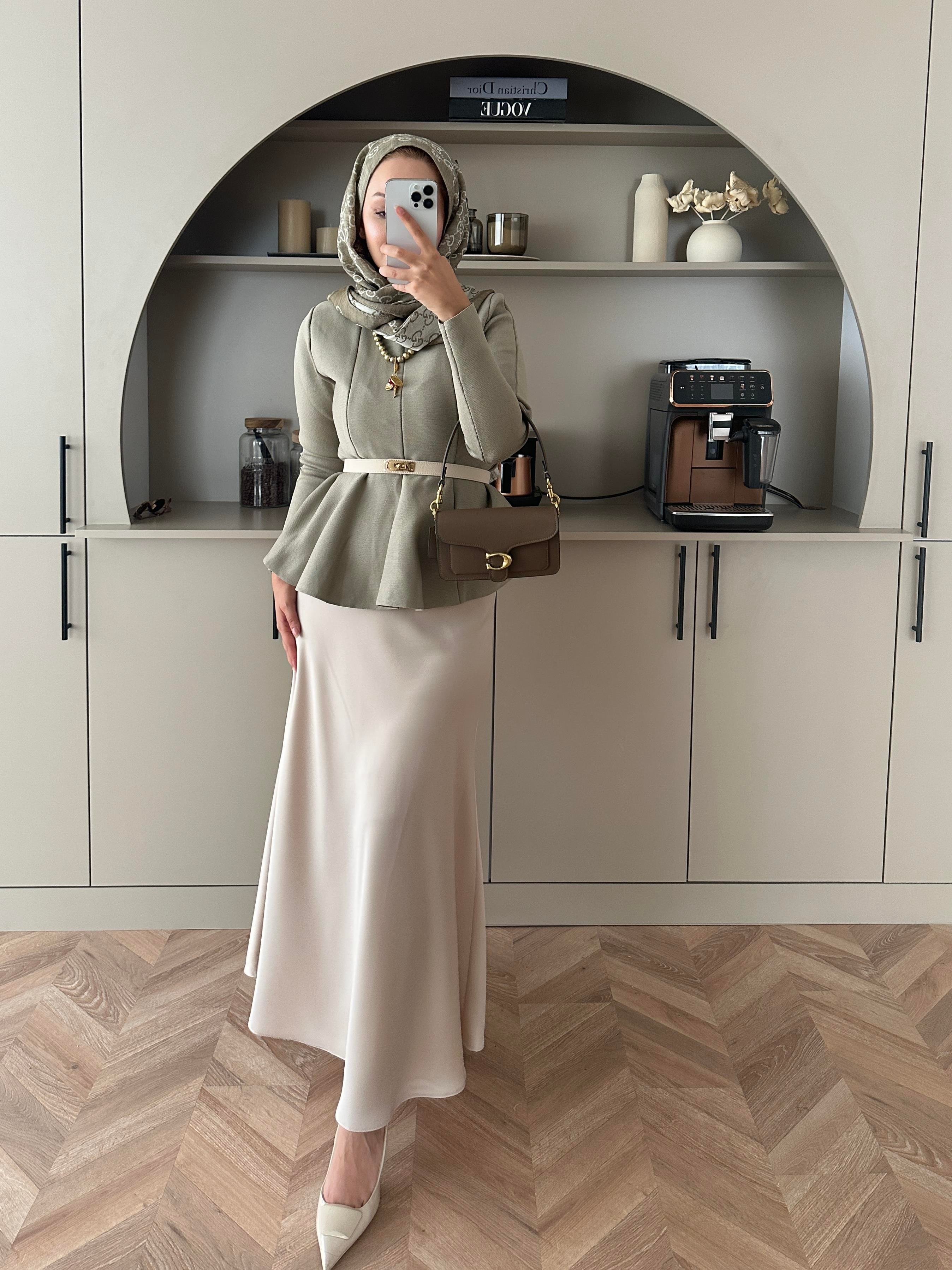 Tiana Saten Etek Bej