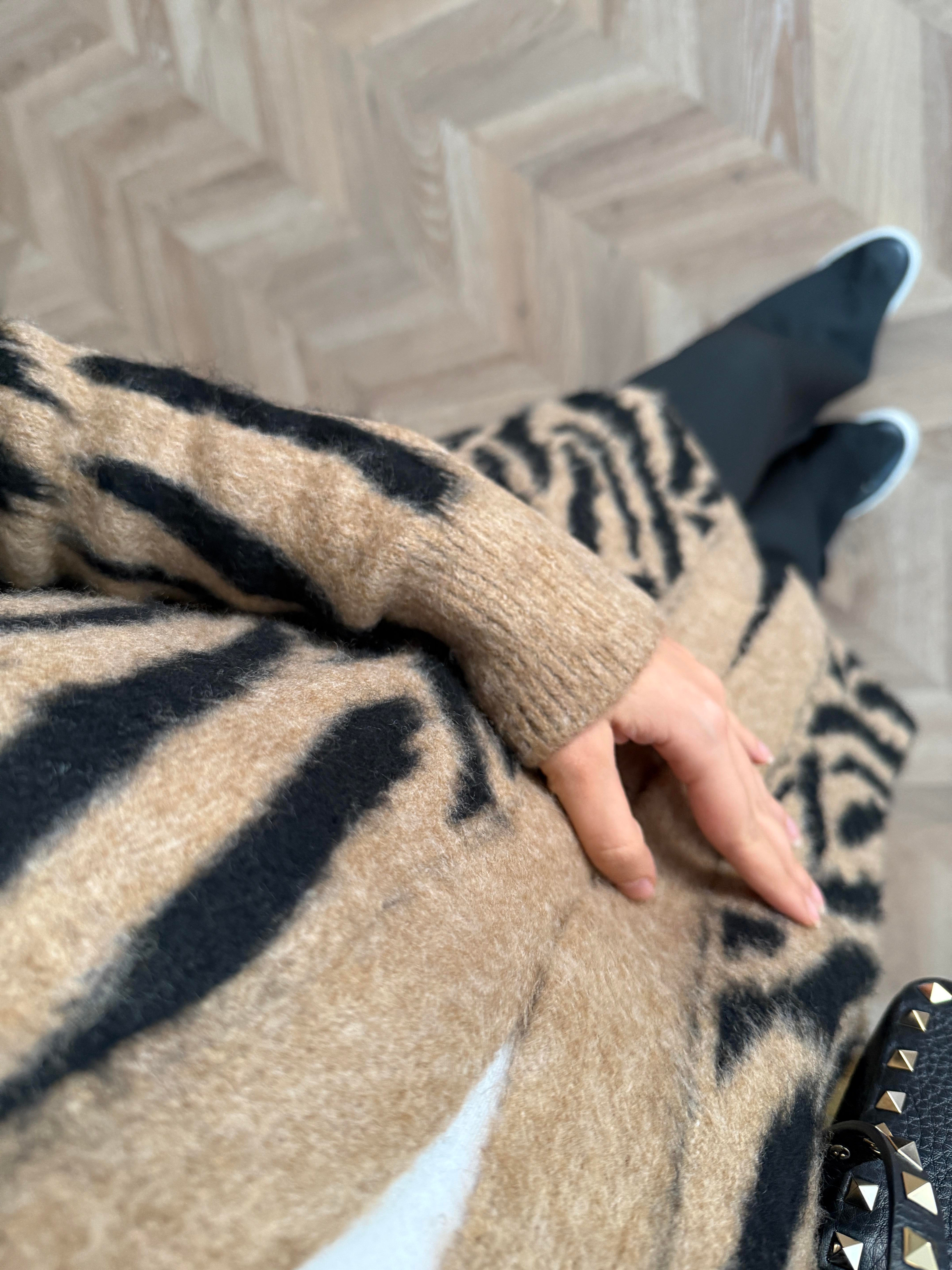 Zebra Desen Angora Hırka Kahve