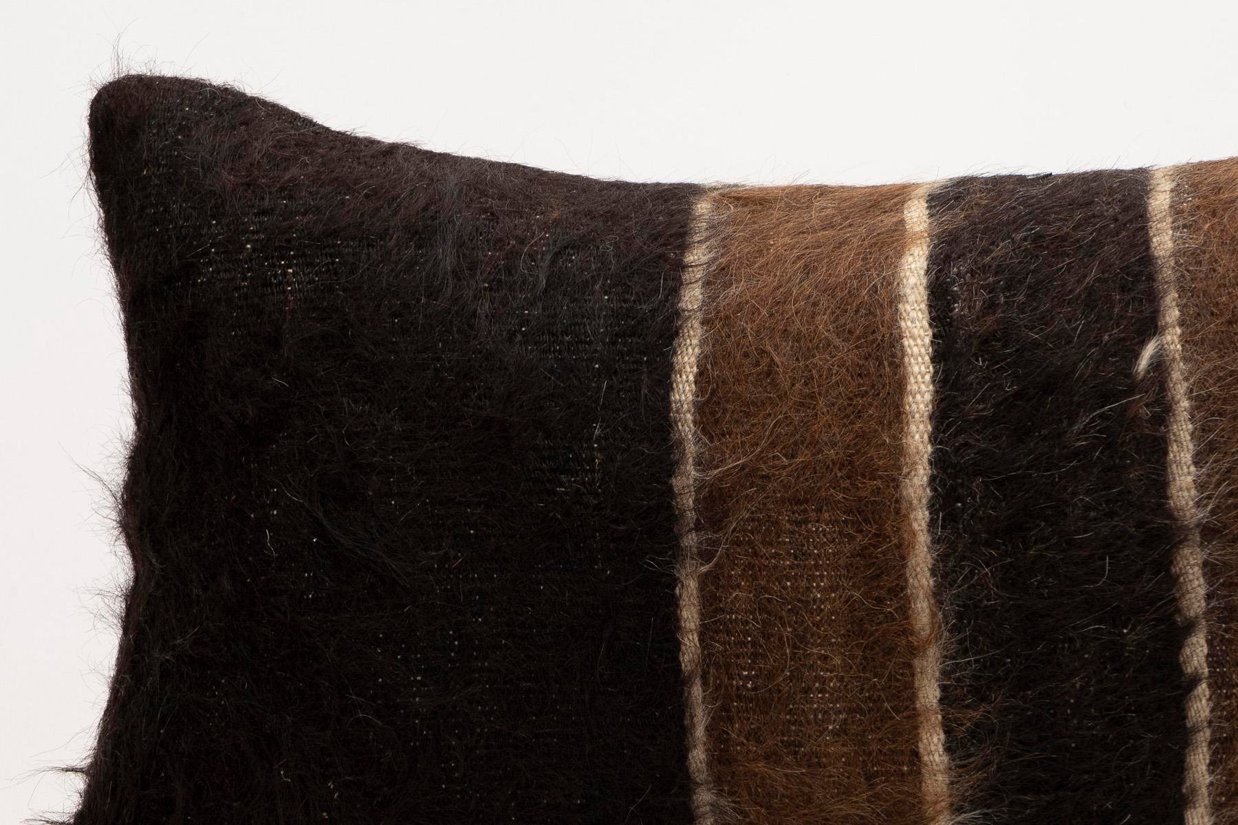 12x20 inches (30x50 cm) Kilim Pillow | KILIM WHOLESALE - Vintage Handmade Pillows - Vintage Handmade Kilim Rugs - It is 100% wool. Artistic and historical rugs. Old handwoven rugs. - Online hand woven rugs and kilim cushions sales. Shipping to a