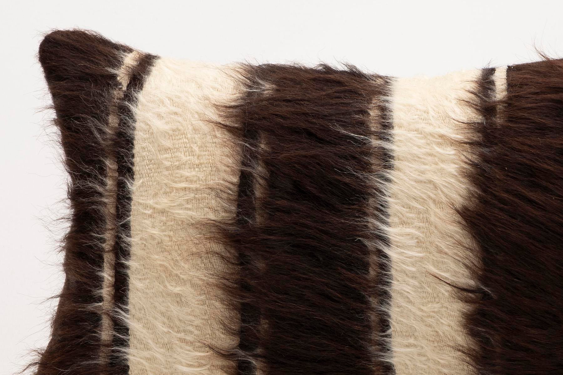 12x20 inches (30x50 cm) Kilim Pillow | KILIM WHOLESALE - Vintage Handmade Pillows - Vintage Handmade Kilim Rugs - It is 100% wool. Artistic and historical rugs. Old handwoven rugs. - Online hand woven rugs and kilim cushions sales. Shipping to a