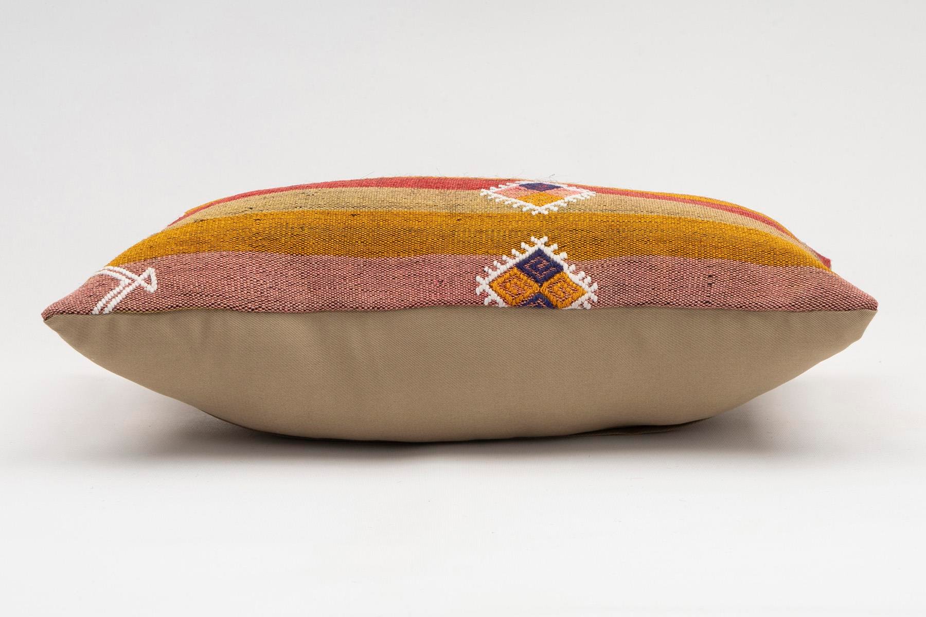 12x20 inches (30x50 cm) Kilim Pillow | KILIM WHOLESALE - Vintage Handmade Pillows - Vintage Handmade Kilim Rugs - It is 100% wool. Artistic and historical rugs. Old handwoven rugs. - Online hand woven rugs and kilim cushions sales. Shipping to a