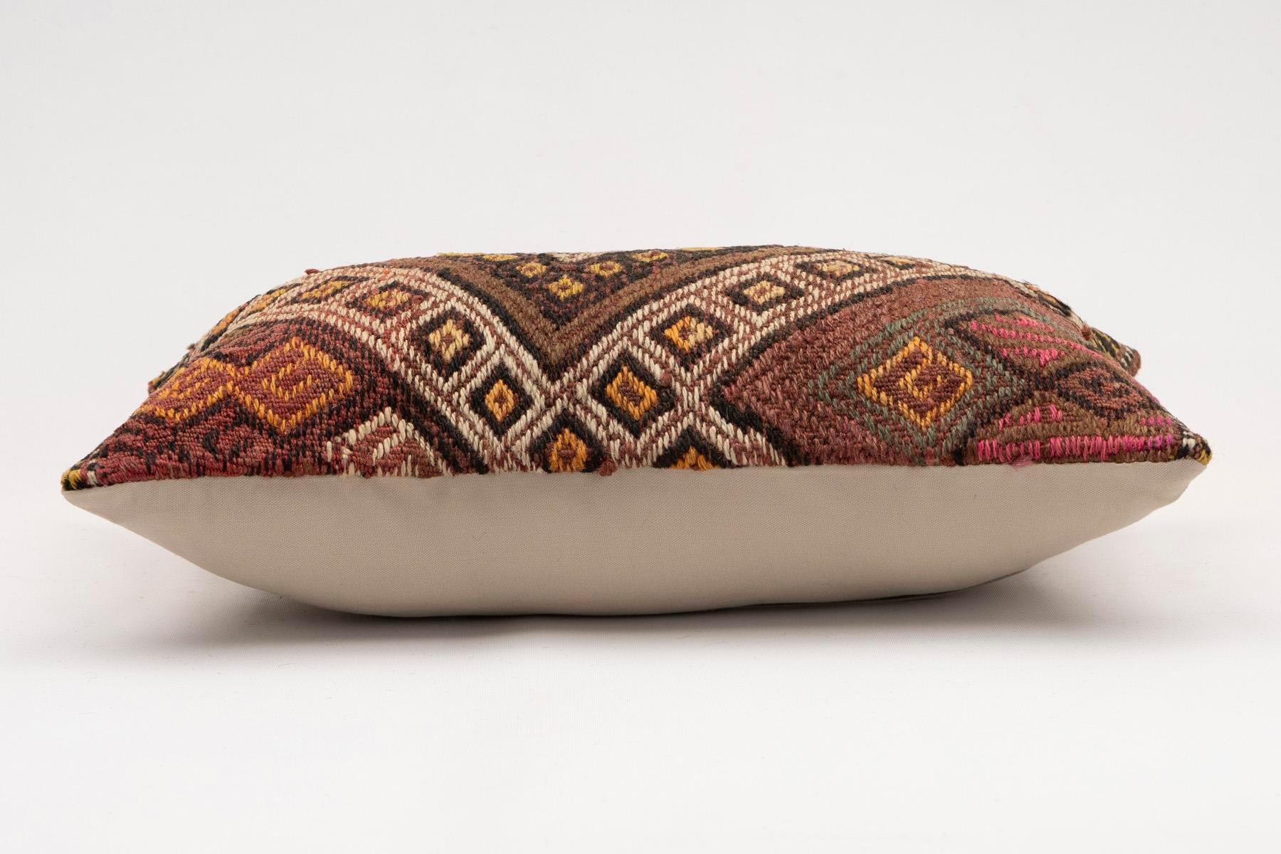 12x20 inches (30x50 cm) Kilim Pillow | KILIM WHOLESALE - Vintage Handmade Pillows - Vintage Handmade Kilim Rugs - It is 100% wool. Artistic and historical rugs. Old handwoven rugs. - Online hand woven rugs and kilim cushions sales. Shipping to a