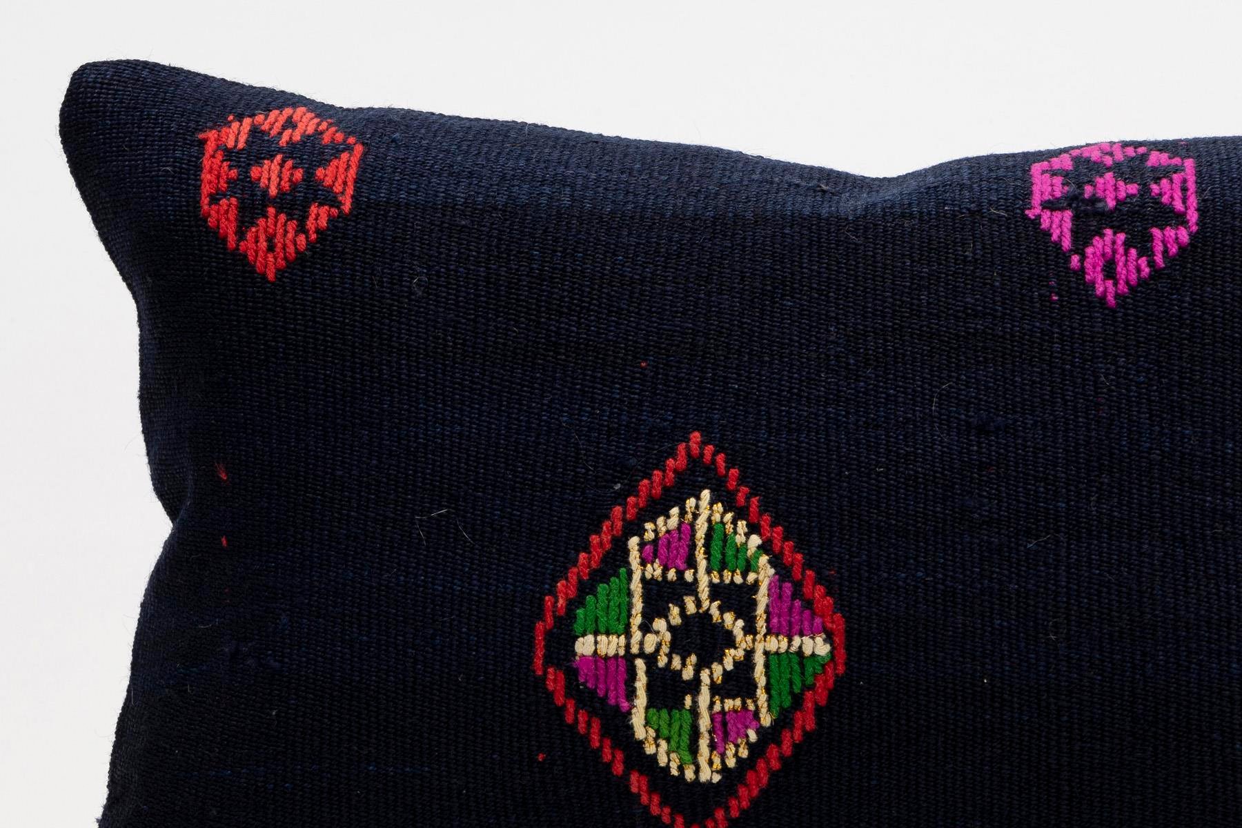 12x20 inches (30x50 cm) Kilim Pillow | KILIM WHOLESALE - Vintage Handmade Pillows - Vintage Handmade Kilim Rugs - It is 100% wool. Artistic and historical rugs. Old handwoven rugs. - Online hand woven rugs and kilim cushions sales. Shipping to a