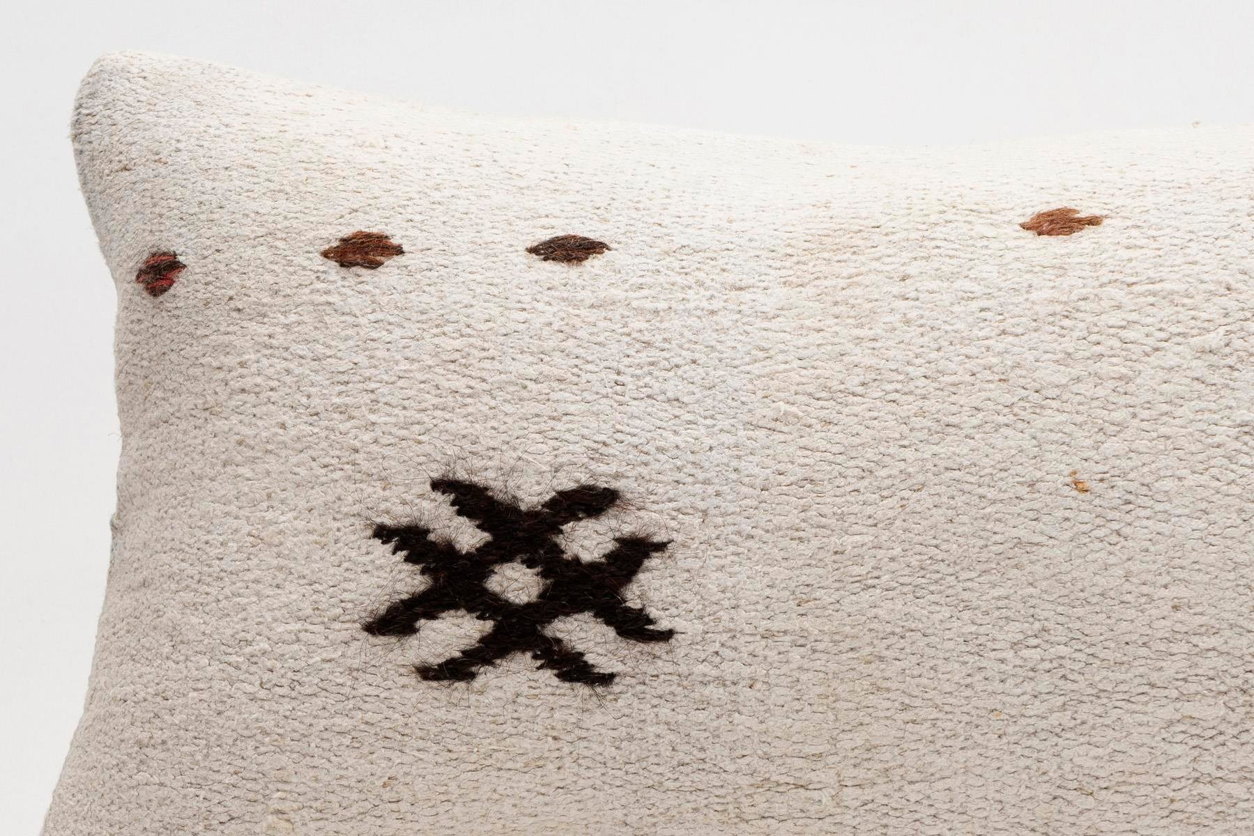 12x20 inches (30x50 cm) Kilim Pillow | KILIM WHOLESALE - Vintage Handmade Pillows - Vintage Handmade Kilim Rugs - It is 100% wool. Artistic and historical rugs. Old handwoven rugs. - Online hand woven rugs and kilim cushions sales. Shipping to a