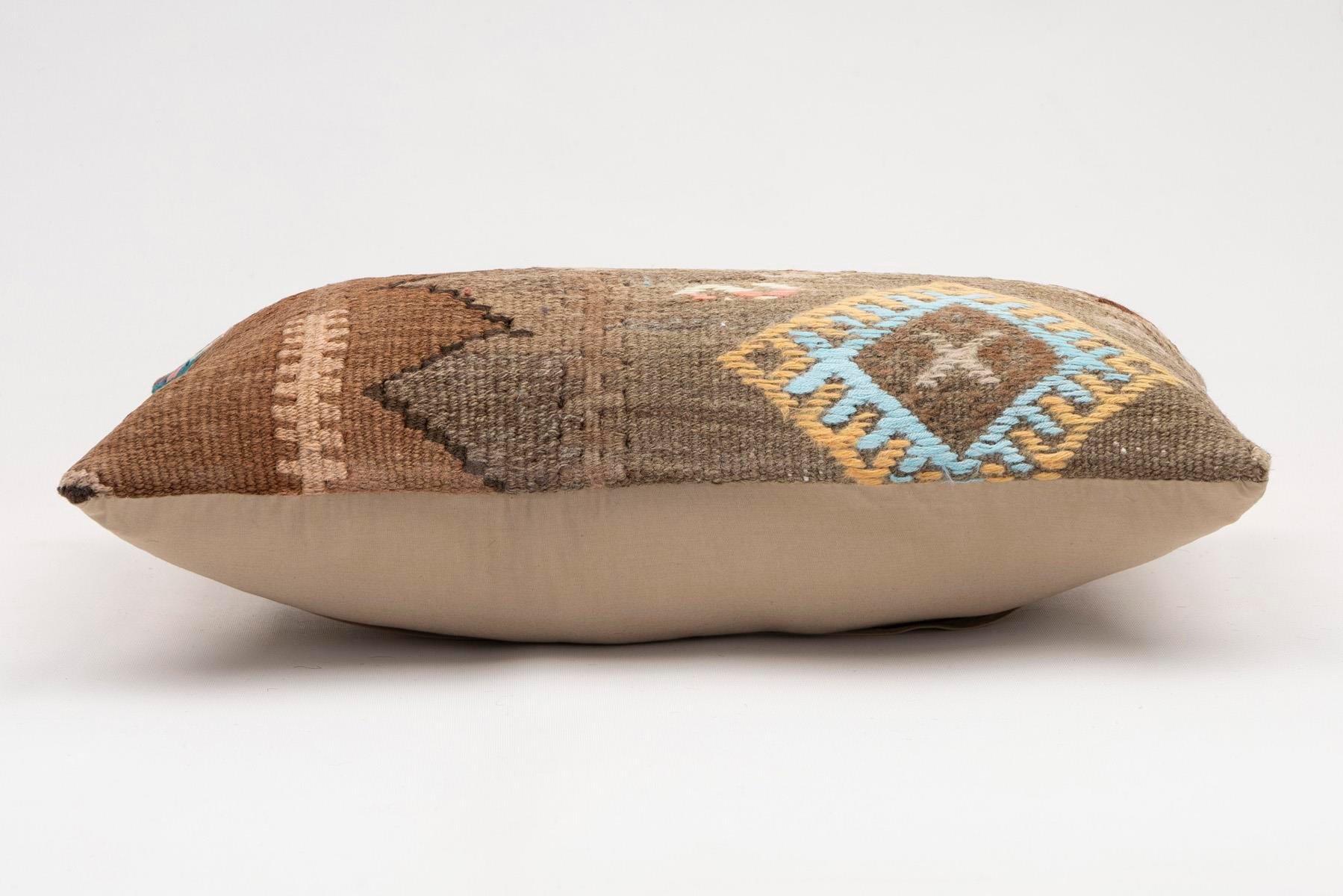 12x20 inches (30x50 cm) Kilim Pillow | KILIM WHOLESALE - Vintage Handmade Pillows - Vintage Handmade Kilim Rugs - It is 100% wool. Artistic and historical rugs. Old handwoven rugs. - Online hand woven rugs and kilim cushions sales. Shipping to a