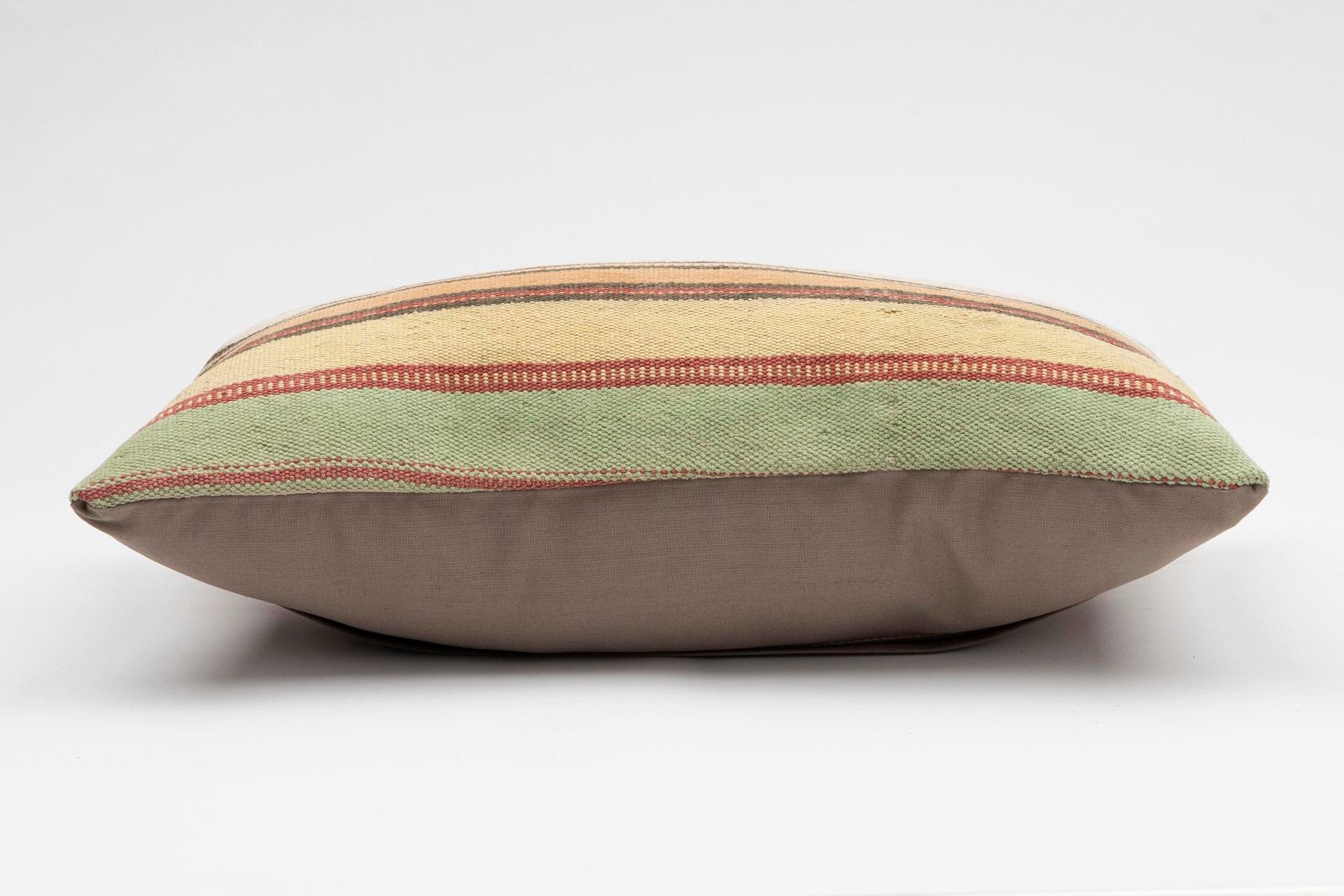 12''20'' (30x50 cm) Kilim Pillows - Vintage Handmade Kilim Pillows - Vintage Handmade Kilim Rugs - It is 100% wool. Artistic and historical rugs. Old handwoven rugs.