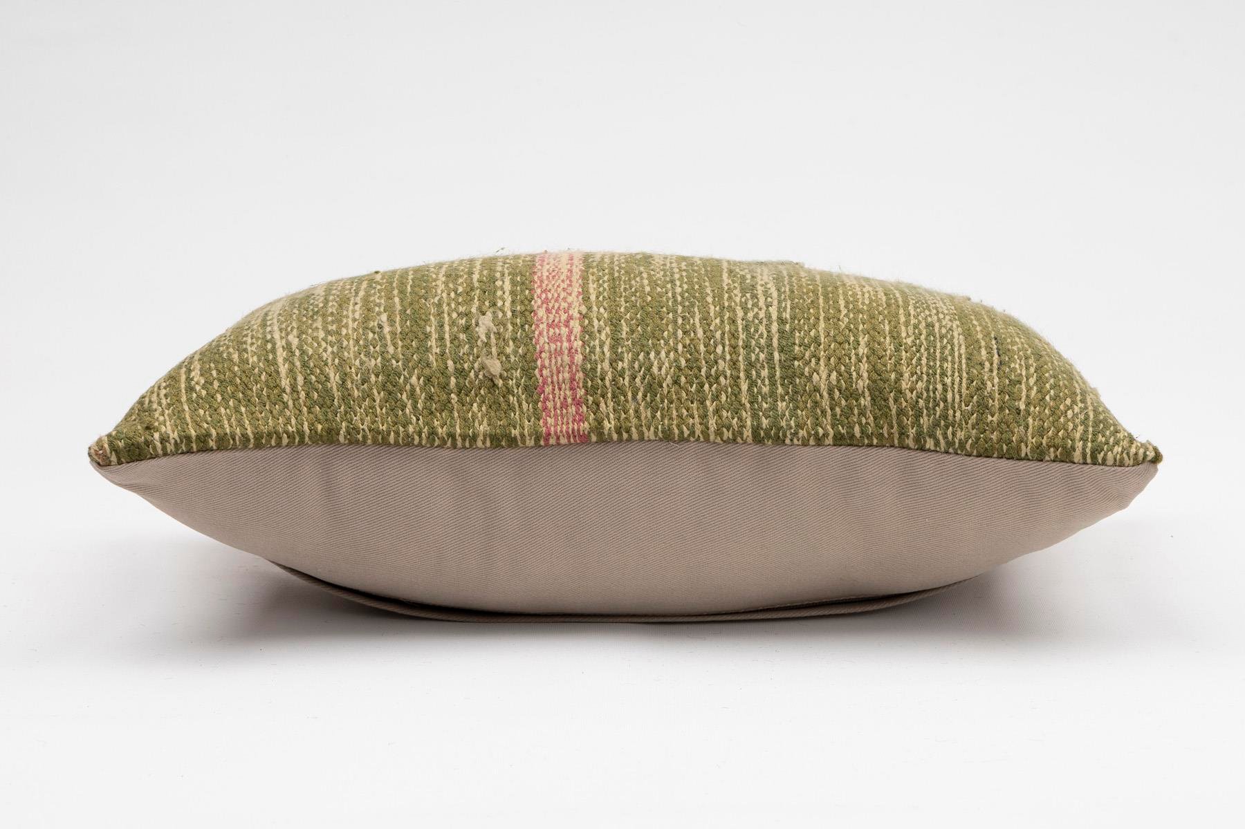 12''20'' (30x50 cm) Kilim Pillows - Vintage Handmade Kilim Pillows - Vintage Handmade Kilim Rugs - It is 100% wool. Artistic and historical rugs. Old handwoven rugs.