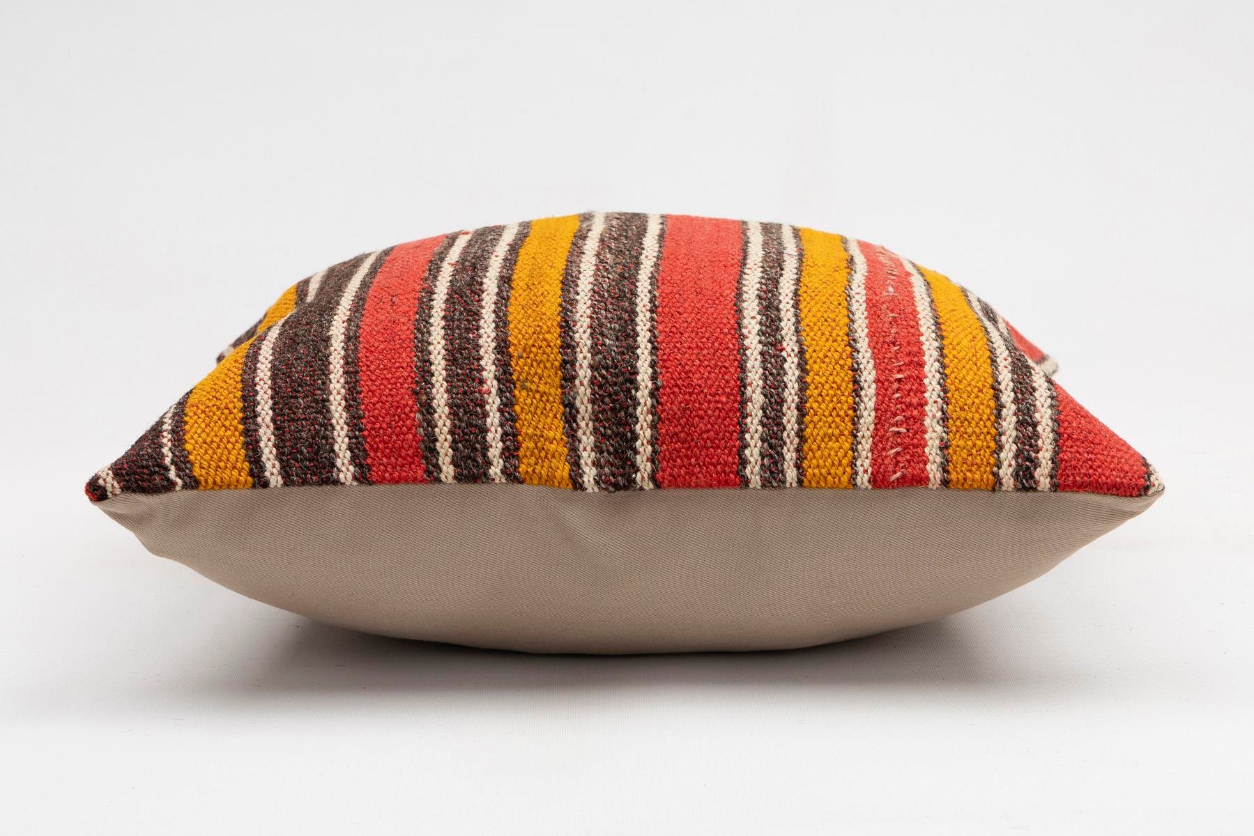 16x16 inches (40x40 cm) Kilim Pillow | KILIM WHOLESALE - Vintage Handmade Pillows - Vintage Handmade Kilim Rugs - It is 100% wool. Artistic and historical rugs. Old handwoven rugs. - Online hand woven rugs and kilim cushions sales. Shipping to a