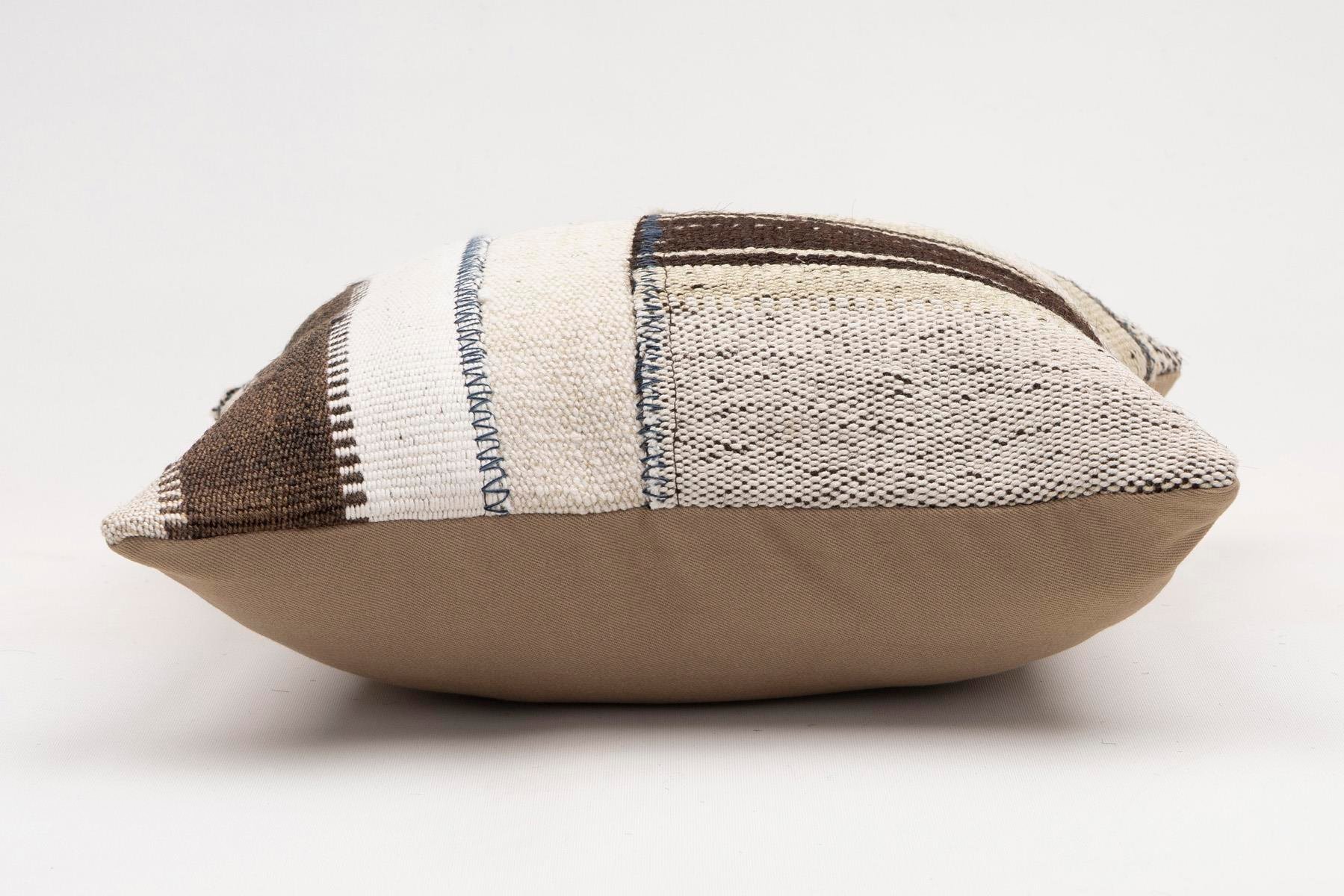 16x16 inches (40x40 cm) Kilim Pillow | KILIM WHOLESALE - Vintage Handmade Pillows - Vintage Handmade Kilim Rugs - It is 100% wool. Artistic and historical rugs. Old handwoven rugs. - Online hand woven rugs and kilim cushions sales. Shipping to a