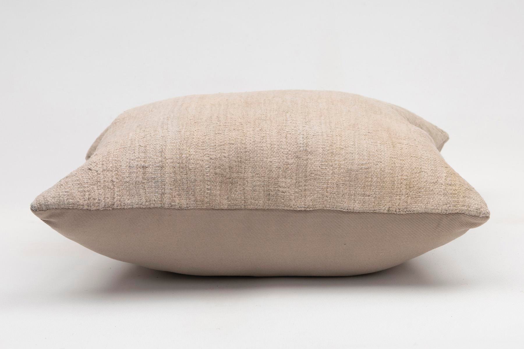 16x16 inches (40x40 cm) Kilim Pillow | KILIM WHOLESALE - Vintage Handmade Pillows - Vintage Handmade Kilim Rugs - It is 100% wool. Artistic and historical rugs. Old handwoven rugs. - Online hand woven rugs and kilim cushions sales. Shipping to a