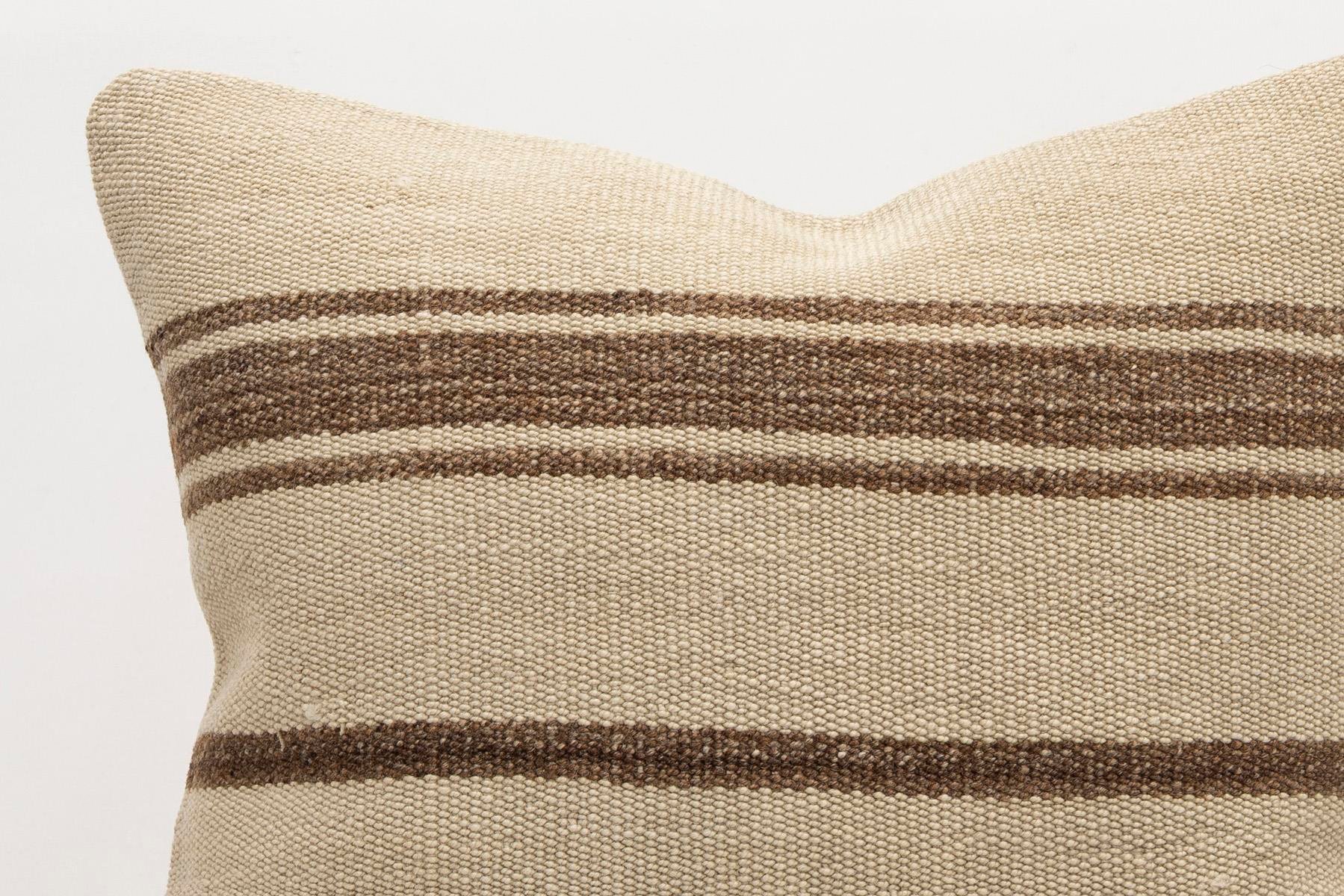 16x16 inches (40x40 cm) Kilim Pillow | KILIM WHOLESALE - Vintage Handmade Pillows - Vintage Handmade Kilim Rugs - It is 100% wool. Artistic and historical rugs. Old handwoven rugs. - Online hand woven rugs and kilim cushions sales. Shipping to a