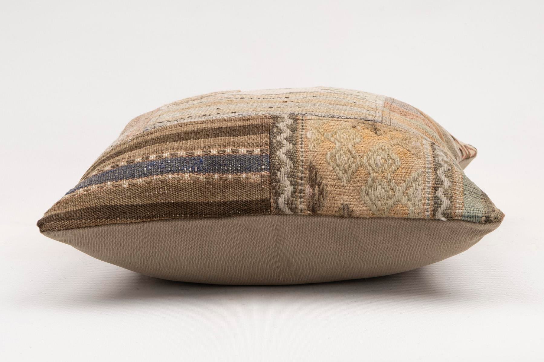 16x16 inches (40x40 cm) Kilim Pillow | KILIM WHOLESALE - Vintage Handmade Pillows - Vintage Handmade Kilim Rugs - It is 100% wool. Artistic and historical rugs. Old handwoven rugs. - Online hand woven rugs and kilim cushions sales. Shipping to a