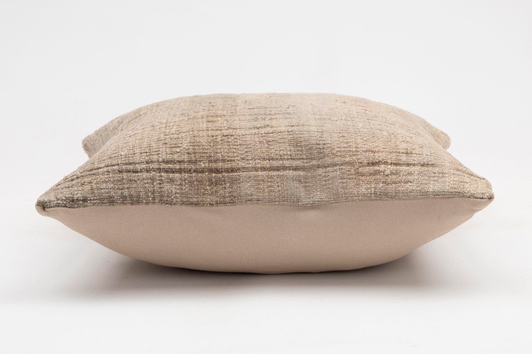 16x16 inches (40x40 cm) Kilim Pillow | KILIM WHOLESALE - Vintage Handmade Pillows - Vintage Handmade Kilim Rugs - It is 100% wool. Artistic and historical rugs. Old handwoven rugs. - Online hand woven rugs and kilim cushions sales. Shipping to a