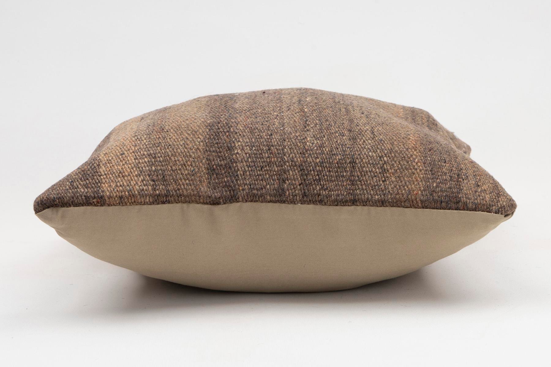 16x16 inches (40x40 cm) Kilim Pillow | KILIM WHOLESALE - Vintage Handmade Pillows - Vintage Handmade Kilim Rugs - It is 100% wool. Artistic and historical rugs. Old handwoven rugs. - Online hand woven rugs and kilim cushions sales. Shipping to a