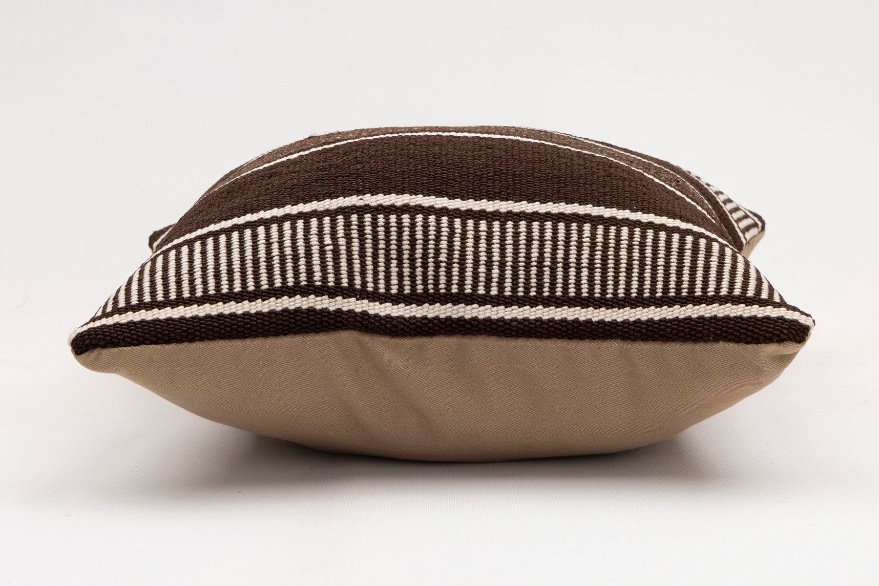 16x16 inches (40x40 cm) Kilim Pillow | KILIM WHOLESALE - Vintage Handmade Pillows - Vintage Handmade Kilim Rugs - It is 100% wool. Artistic and historical rugs. Old handwoven rugs. - Online hand woven rugs and kilim cushions sales. Shipping to a