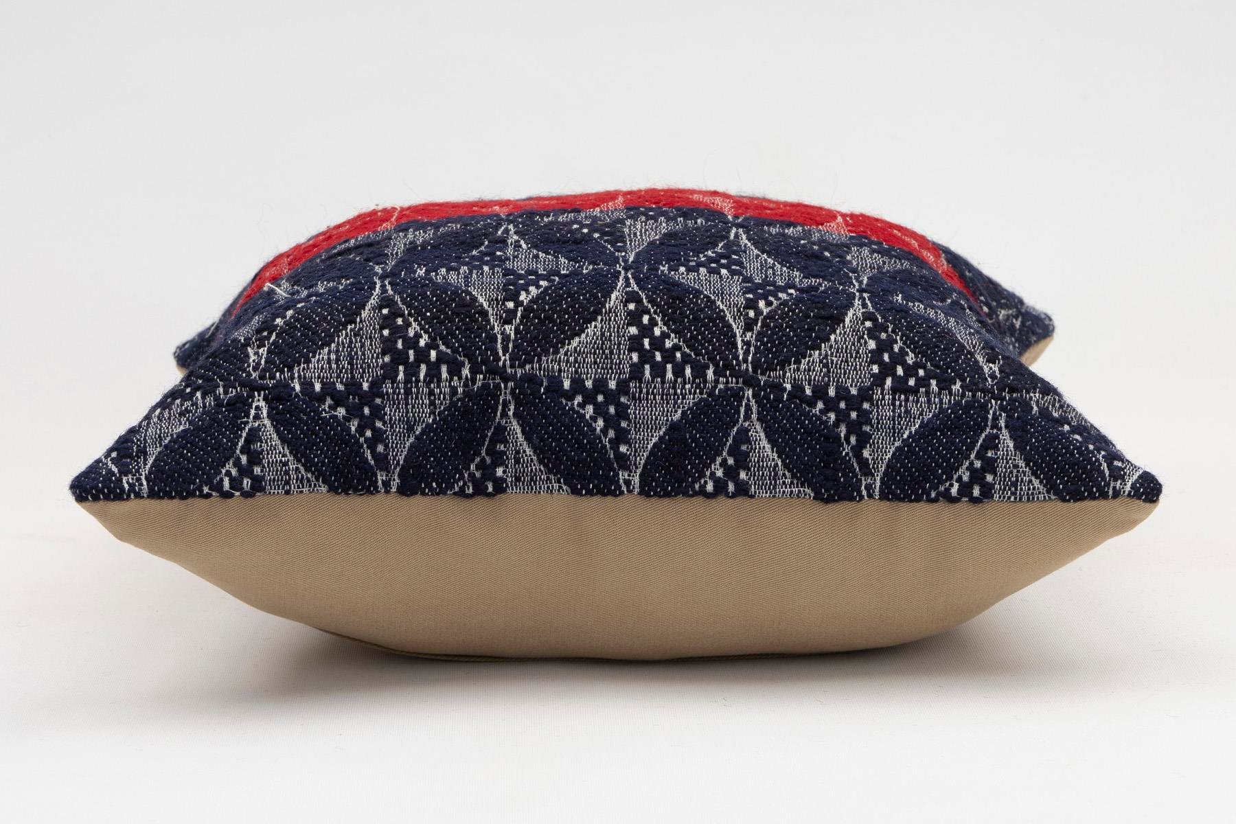 16x16 inches (40x40 cm) Kilim Pillow | KILIM WHOLESALE - Vintage Handmade Pillows - Vintage Handmade Kilim Rugs - It is 100% wool. Artistic and historical rugs. Old handwoven rugs. - Online hand woven rugs and kilim cushions sales. Shipping to a