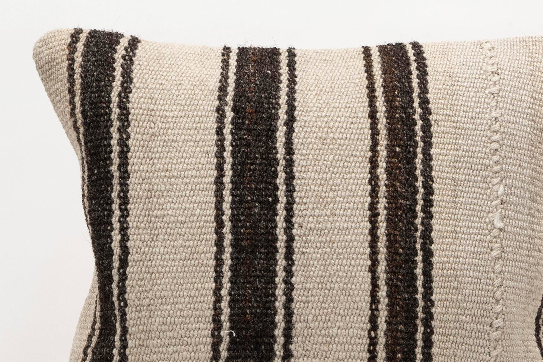 16x16 inches (40x40 cm) Kilim Pillow | KILIM WHOLESALE - Vintage Handmade Pillows - Vintage Handmade Kilim Rugs - It is 100% wool. Artistic and historical rugs. Old handwoven rugs. - Online hand woven rugs and kilim cushions sales. Shipping to a