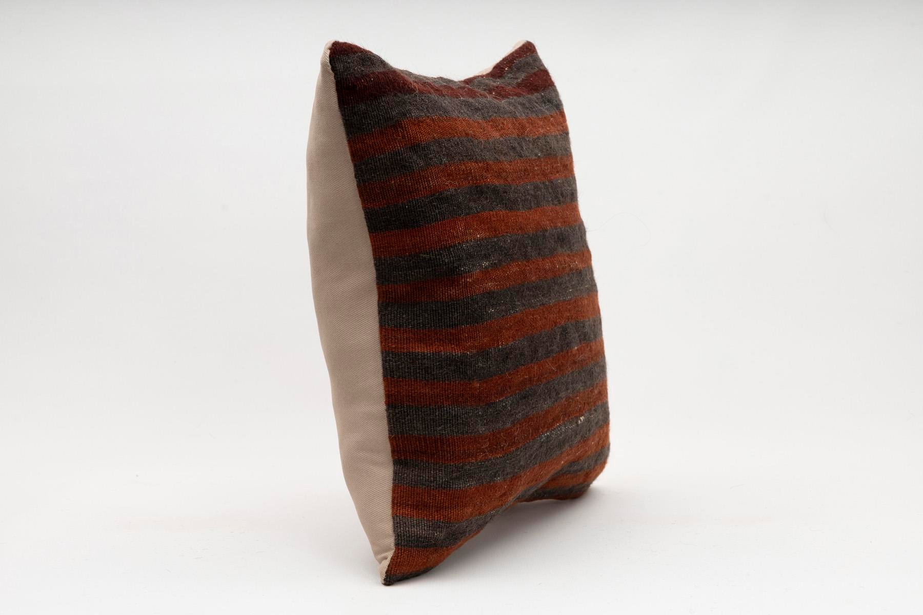 16x16 inches (40x40 cm) Kilim Pillow | KILIM WHOLESALE - Vintage Handmade Pillows - Vintage Handmade Kilim Rugs - It is 100% wool. Artistic and historical rugs. Old handwoven rugs. - Online hand woven rugs and kilim cushions sales. Shipping to a