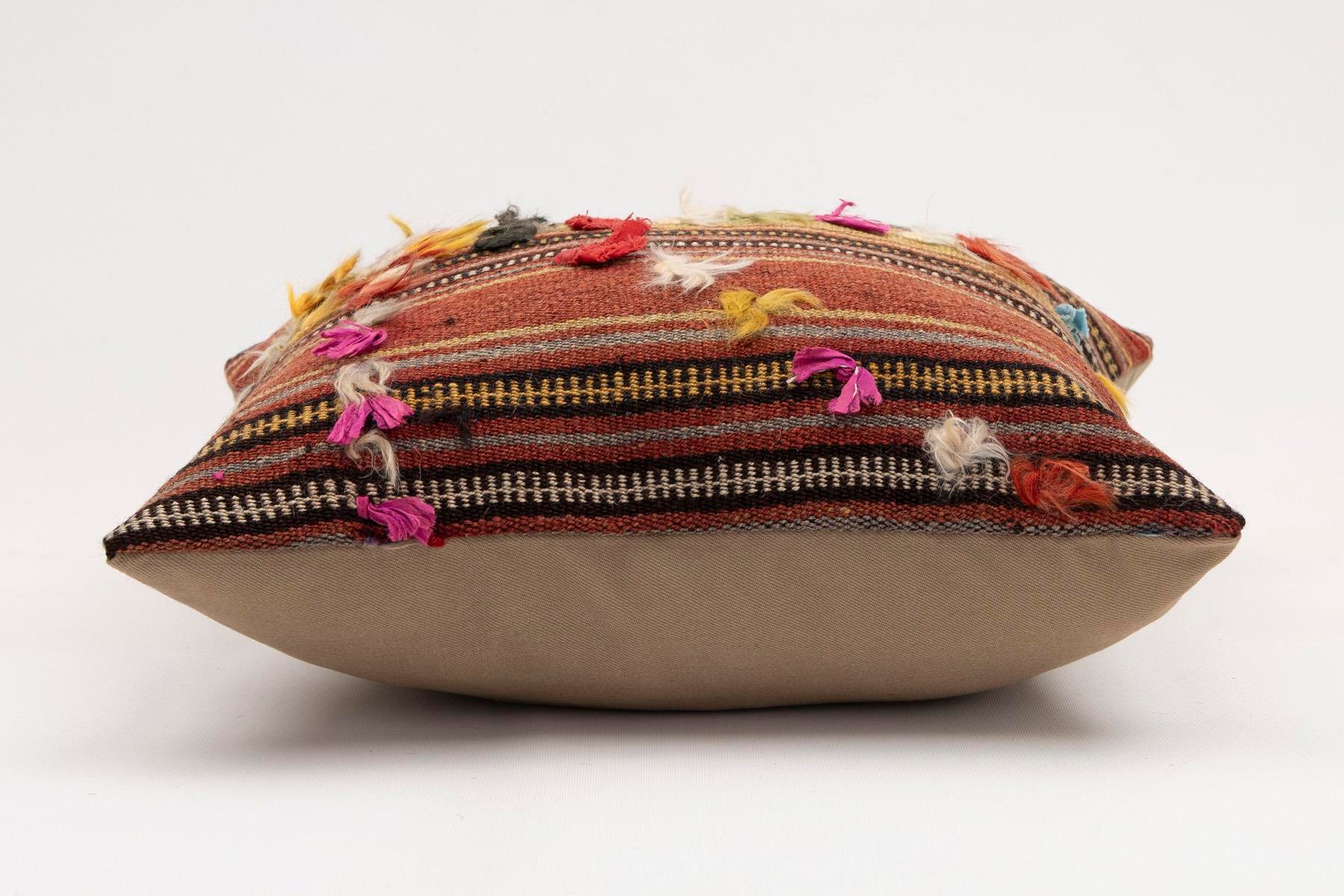 16x16 inches (40x40 cm) Kilim Pillow | KILIM WHOLESALE - Vintage Handmade Pillows - Vintage Handmade Kilim Rugs - It is 100% wool. Artistic and historical rugs. Old handwoven rugs. - Online hand woven rugs and kilim cushions sales. Shipping to a