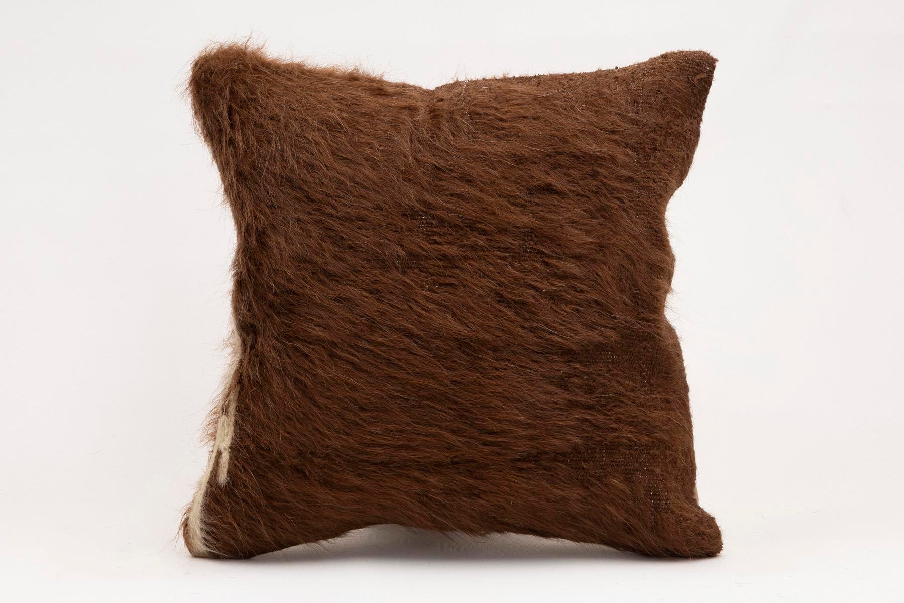 16x16 inches (40x40 cm) Kilim Pillow | KILIM WHOLESALE - Vintage Handmade Pillows - Vintage Handmade Kilim Rugs - It is 100% wool. Artistic and historical rugs. Old handwoven rugs. - Online hand woven rugs and kilim cushions sales. Shipping to a