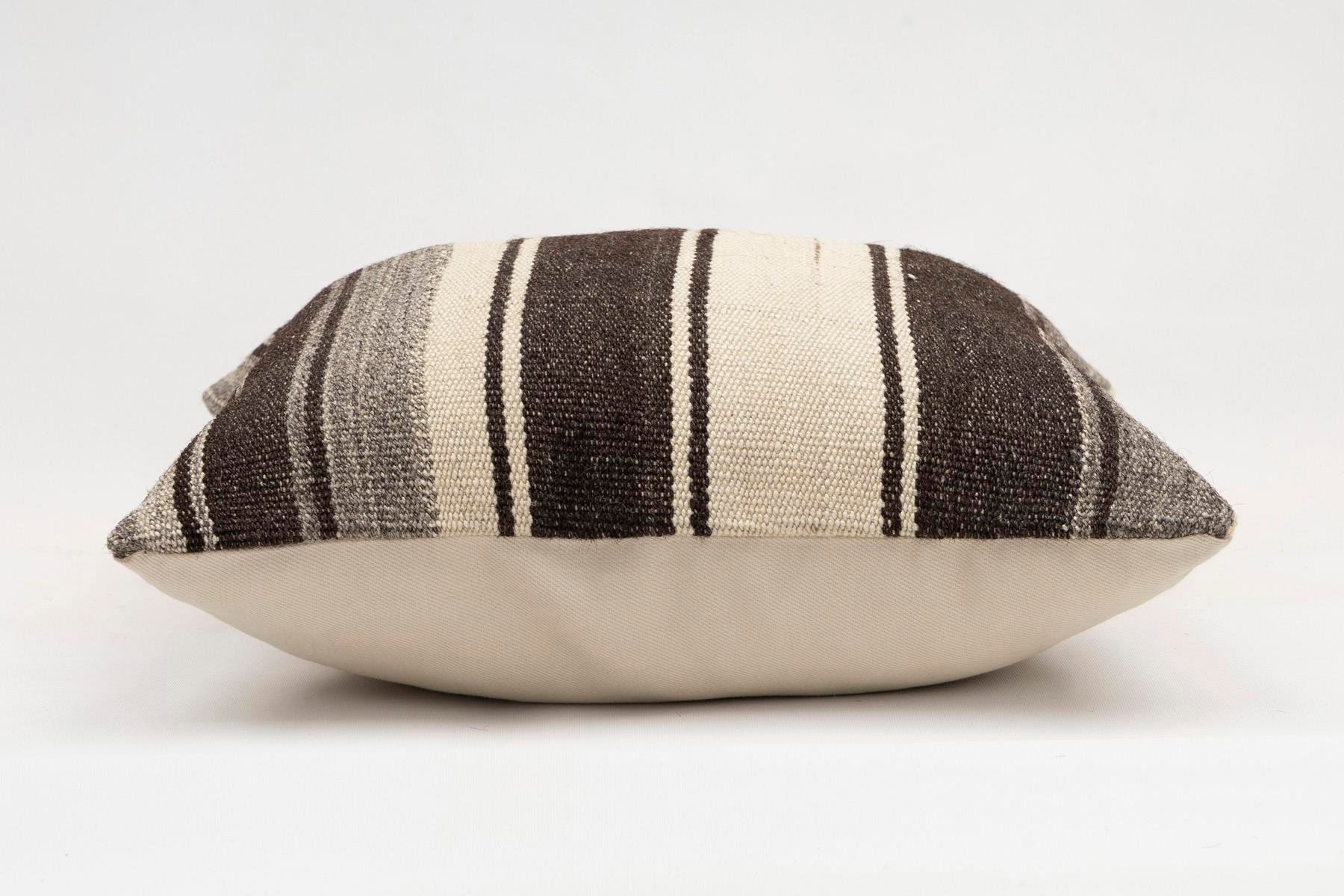 16x16 inches (40x40 cm) Kilim Pillow | KILIM WHOLESALE - Vintage Handmade Pillows - Vintage Handmade Kilim Rugs - It is 100% wool. Artistic and historical rugs. Old handwoven rugs. - Online hand woven rugs and kilim cushions sales. Shipping to a