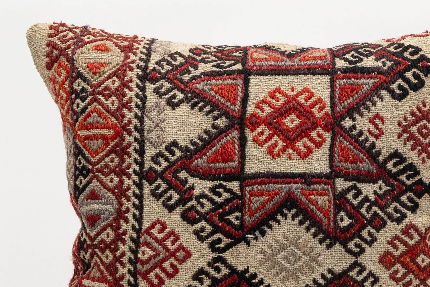 16x16 inches (40x40 cm) Kilim Pillow | KILIM WHOLESALE - Vintage Handmade Pillows - Vintage Handmade Kilim Rugs - It is 100% wool. Artistic and historical rugs. Old handwoven rugs. - Online hand woven rugs and kilim cushions sales. Shipping to a