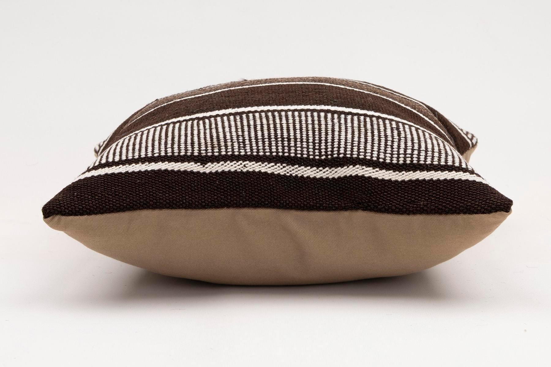 16x16 inches (40x40 cm) Kilim Pillow | KILIM WHOLESALE - Vintage Handmade Pillows - Vintage Handmade Kilim Rugs - It is 100% wool. Artistic and historical rugs. Old handwoven rugs. - Online hand woven rugs and kilim cushions sales. Shipping to a