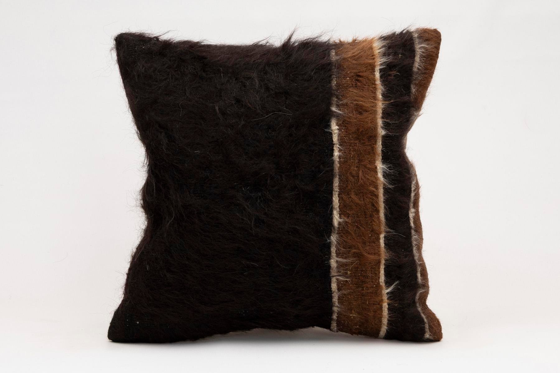 16x16 inches (40x40 cm) Kilim Pillow | KILIM WHOLESALE - Vintage Handmade Pillows - Vintage Handmade Kilim Rugs - It is 100% wool. Artistic and historical rugs. Old handwoven rugs. - Online hand woven rugs and kilim cushions sales. Shipping to a