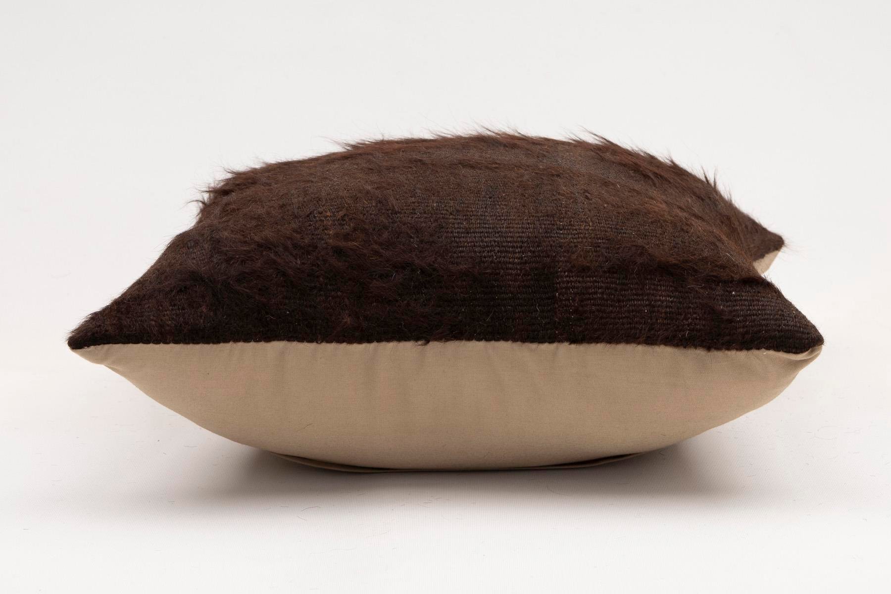 16x16 inches (40x40 cm) Kilim Pillow | KILIM WHOLESALE - Vintage Handmade Pillows - Vintage Handmade Kilim Rugs - It is 100% wool. Artistic and historical rugs. Old handwoven rugs. - Online hand woven rugs and kilim cushions sales. Shipping to a