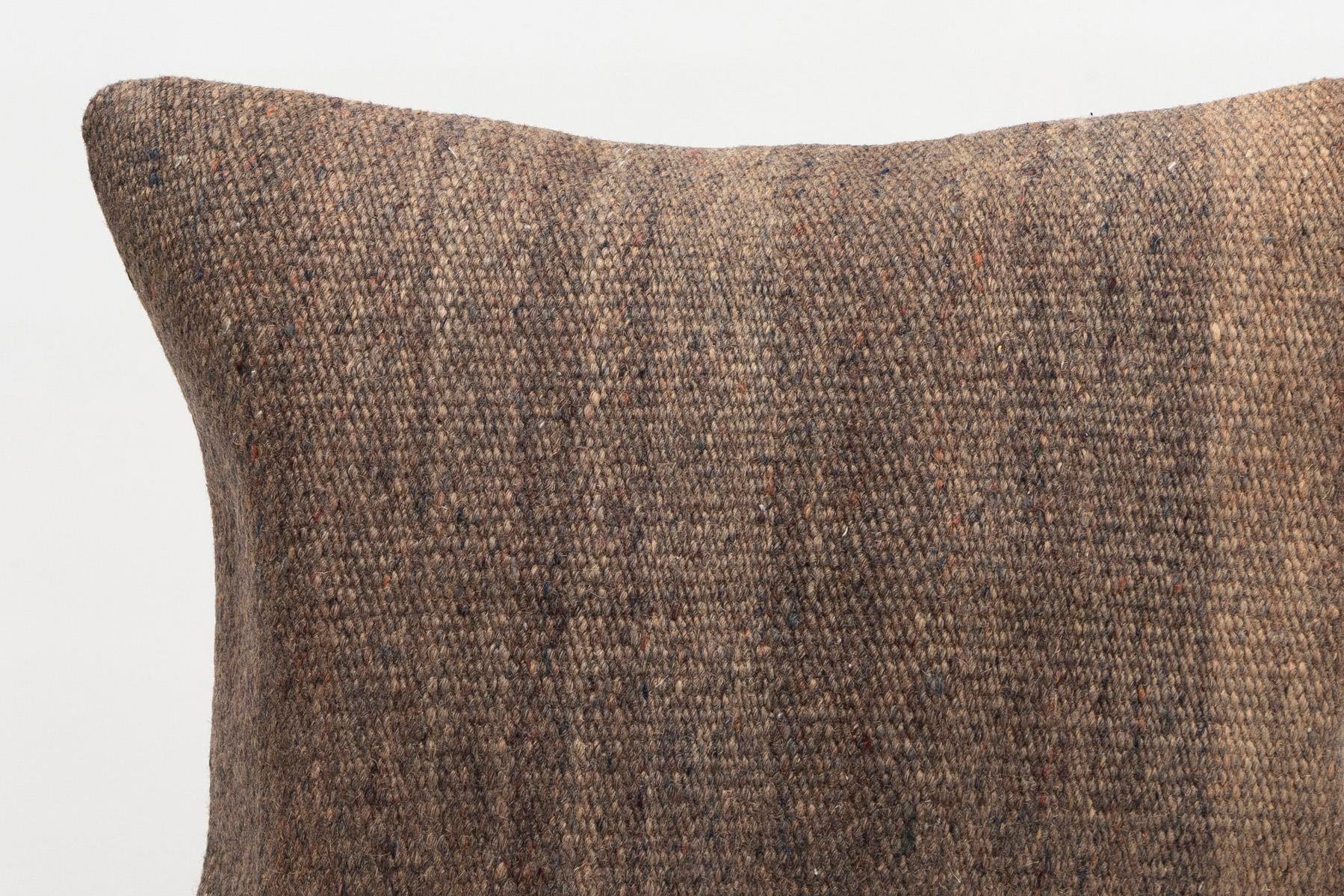 16x16 inches (40x40 cm) Kilim Pillow | KILIM WHOLESALE - Vintage Handmade Pillows - Vintage Handmade Kilim Rugs - It is 100% wool. Artistic and historical rugs. Old handwoven rugs. - Online hand woven rugs and kilim cushions sales. Shipping to a