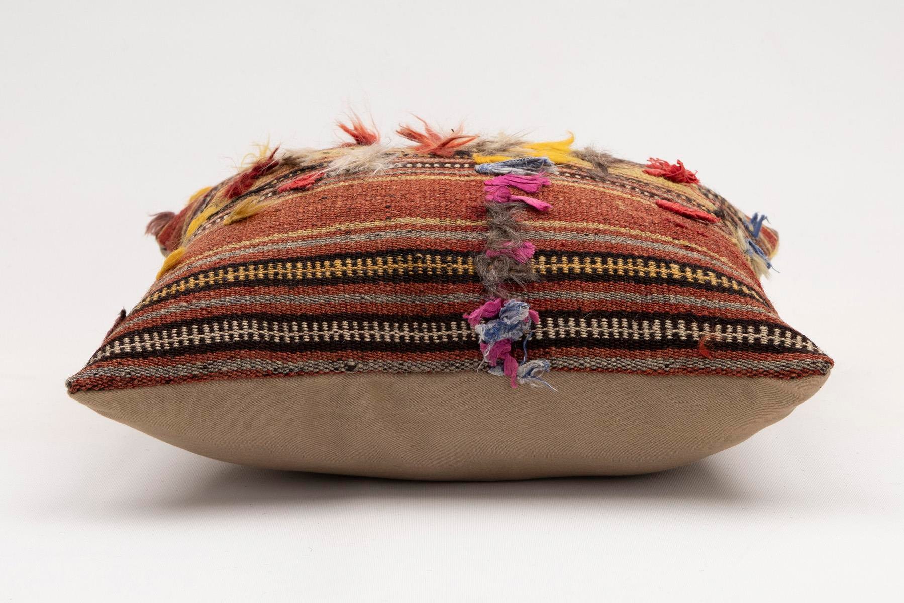 16x16 inches (40x40 cm) Kilim Pillow | KILIM WHOLESALE - Vintage Handmade Pillows - Vintage Handmade Kilim Rugs - It is 100% wool. Artistic and historical rugs. Old handwoven rugs. - Online hand woven rugs and kilim cushions sales. Shipping to a