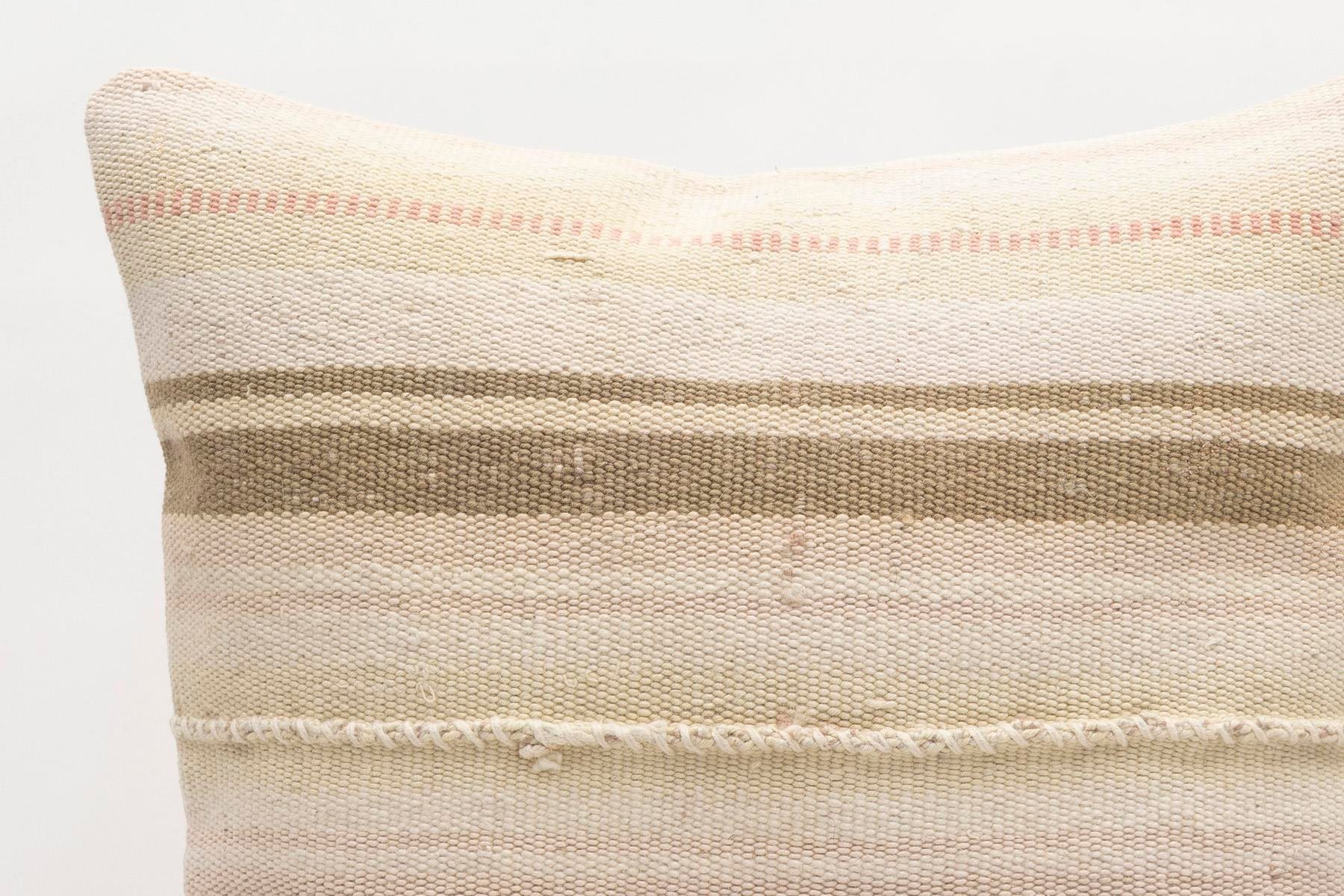 16x16 inches (40x40 cm) Kilim Pillow | KILIM WHOLESALE - Vintage Handmade Pillows - Vintage Handmade Kilim Rugs - It is 100% wool. Artistic and historical rugs. Old handwoven rugs. - Online hand woven rugs and kilim cushions sales. Shipping to a