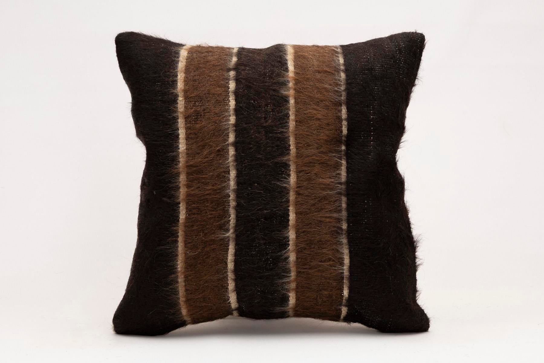 16x16 inches (40x40 cm) Kilim Pillow | KILIM WHOLESALE - Vintage Handmade Pillows - Vintage Handmade Kilim Rugs - It is 100% wool. Artistic and historical rugs. Old handwoven rugs. - Online hand woven rugs and kilim cushions sales. Shipping to a