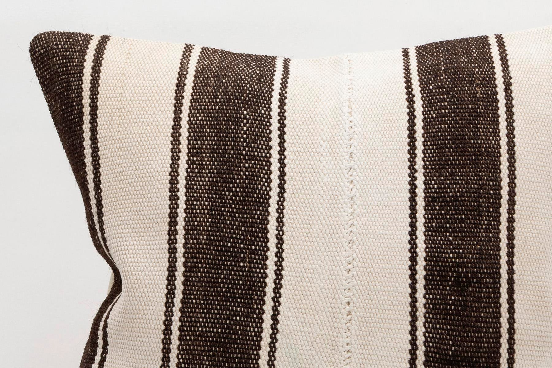 16x16 inches (40x40 cm) Kilim Pillow | KILIM WHOLESALE - Vintage Handmade Pillows - Vintage Handmade Kilim Rugs - It is 100% wool. Artistic and historical rugs. Old handwoven rugs. - Online hand woven rugs and kilim cushions sales. Shipping to a