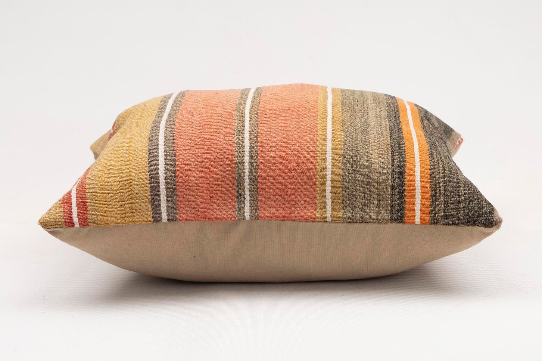 16x16 inches (40x40 cm) Kilim Pillow | KILIM WHOLESALE - Vintage Handmade Pillows - Vintage Handmade Kilim Rugs - It is 100% wool. Artistic and historical rugs. Old handwoven rugs. - Online hand woven rugs and kilim cushions sales. Shipping to a