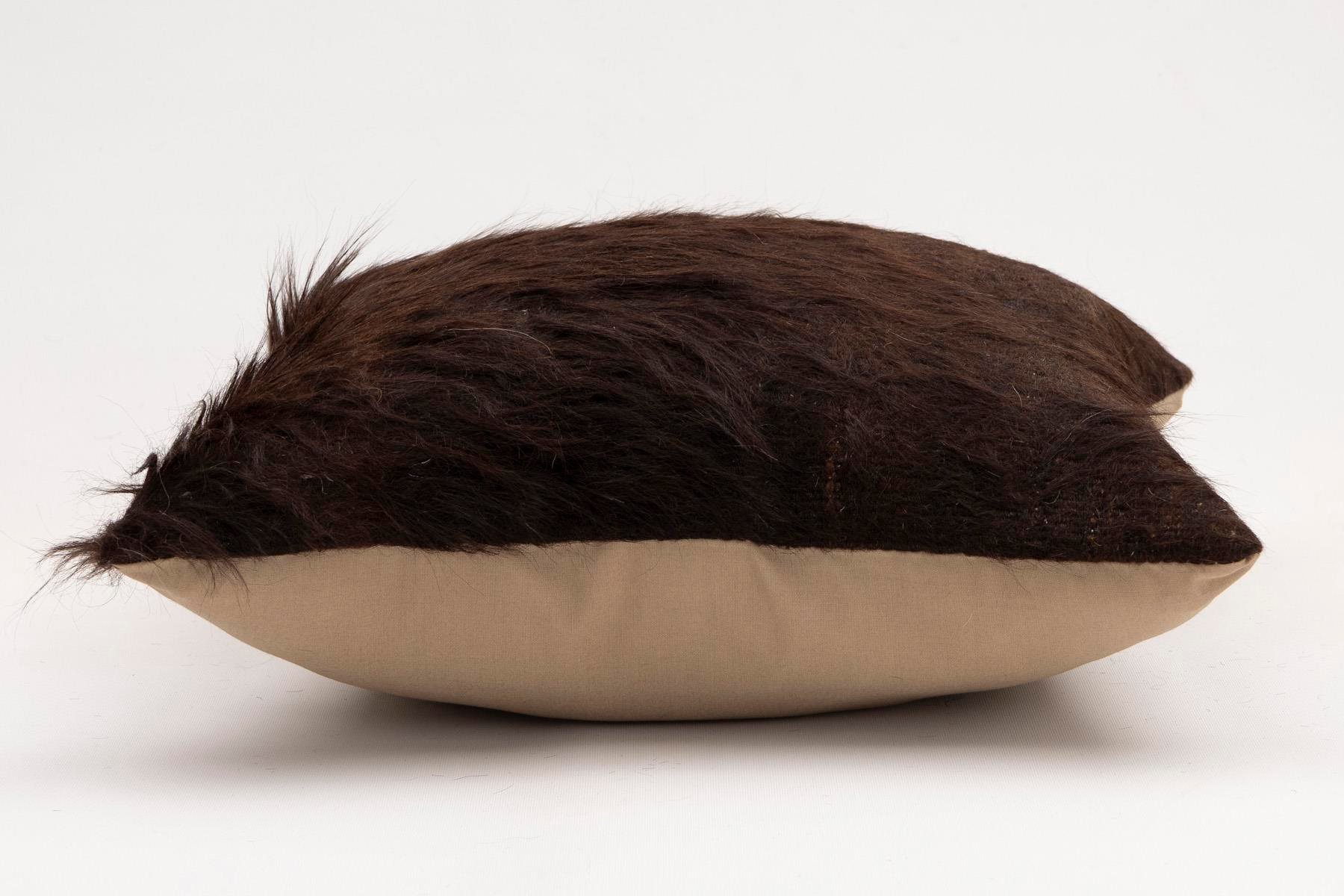 16x16 inches (40x40 cm) Kilim Pillow | KILIM WHOLESALE - Vintage Handmade Pillows - Vintage Handmade Kilim Rugs - It is 100% wool. Artistic and historical rugs. Old handwoven rugs. - Online hand woven rugs and kilim cushions sales. Shipping to a