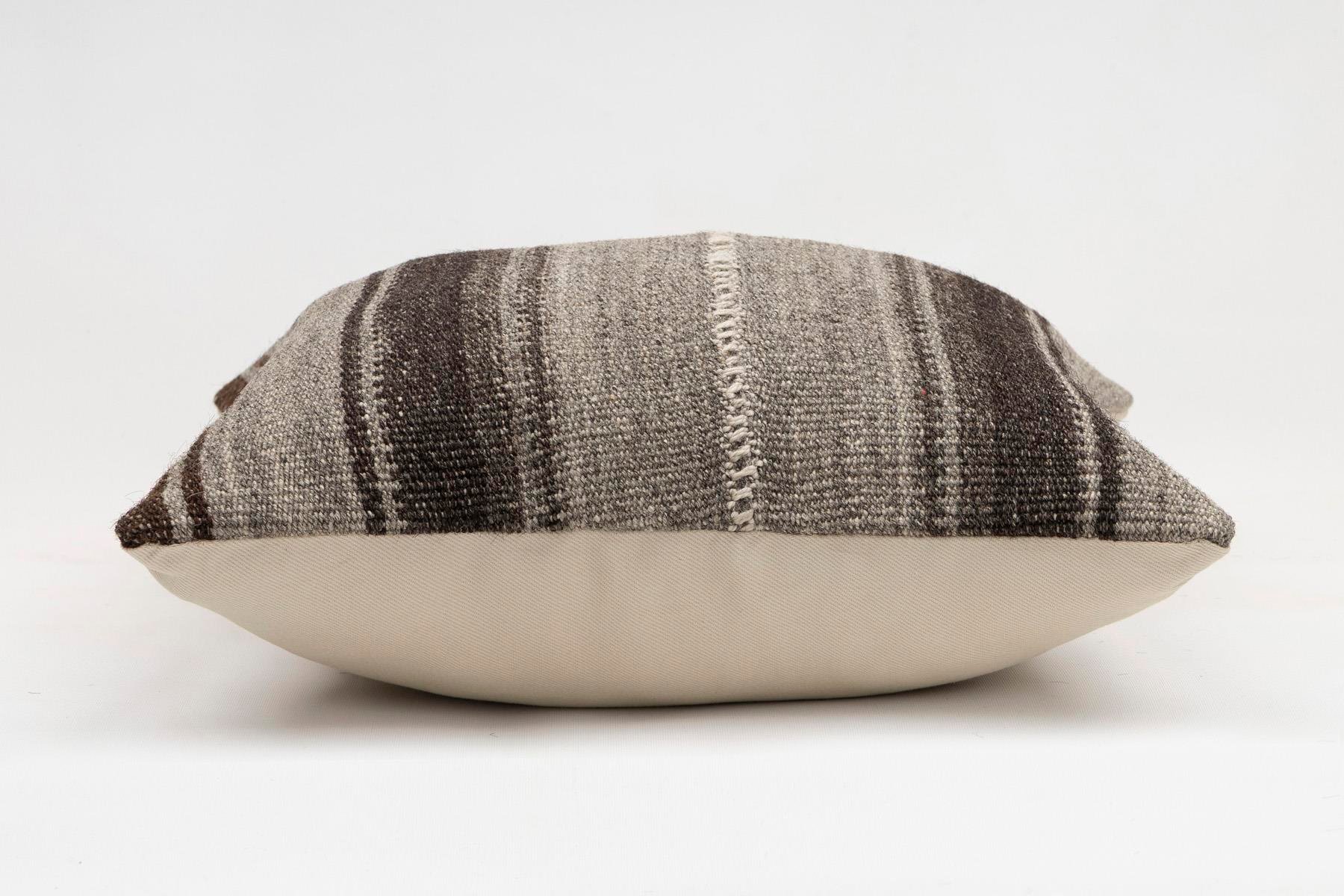 16x16 inches (40x40 cm) Kilim Pillow | KILIM WHOLESALE - Vintage Handmade Pillows - Vintage Handmade Kilim Rugs - It is 100% wool. Artistic and historical rugs. Old handwoven rugs. - Online hand woven rugs and kilim cushions sales. Shipping to a