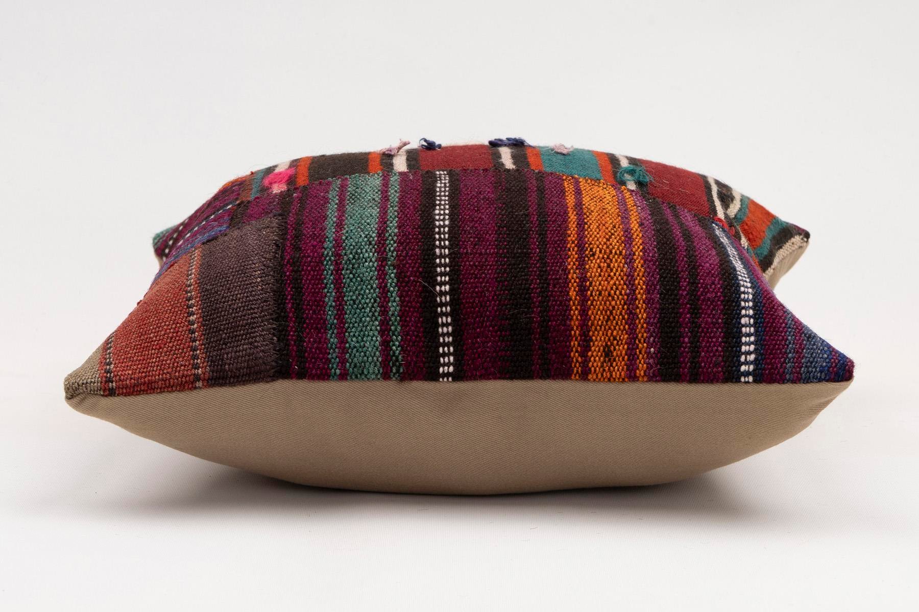 16x16 inches (40x40 cm) Kilim Pillow | KILIM WHOLESALE - Vintage Handmade Pillows - Vintage Handmade Kilim Rugs - It is 100% wool. Artistic and historical rugs. Old handwoven rugs. - Online hand woven rugs and kilim cushions sales. Shipping to a