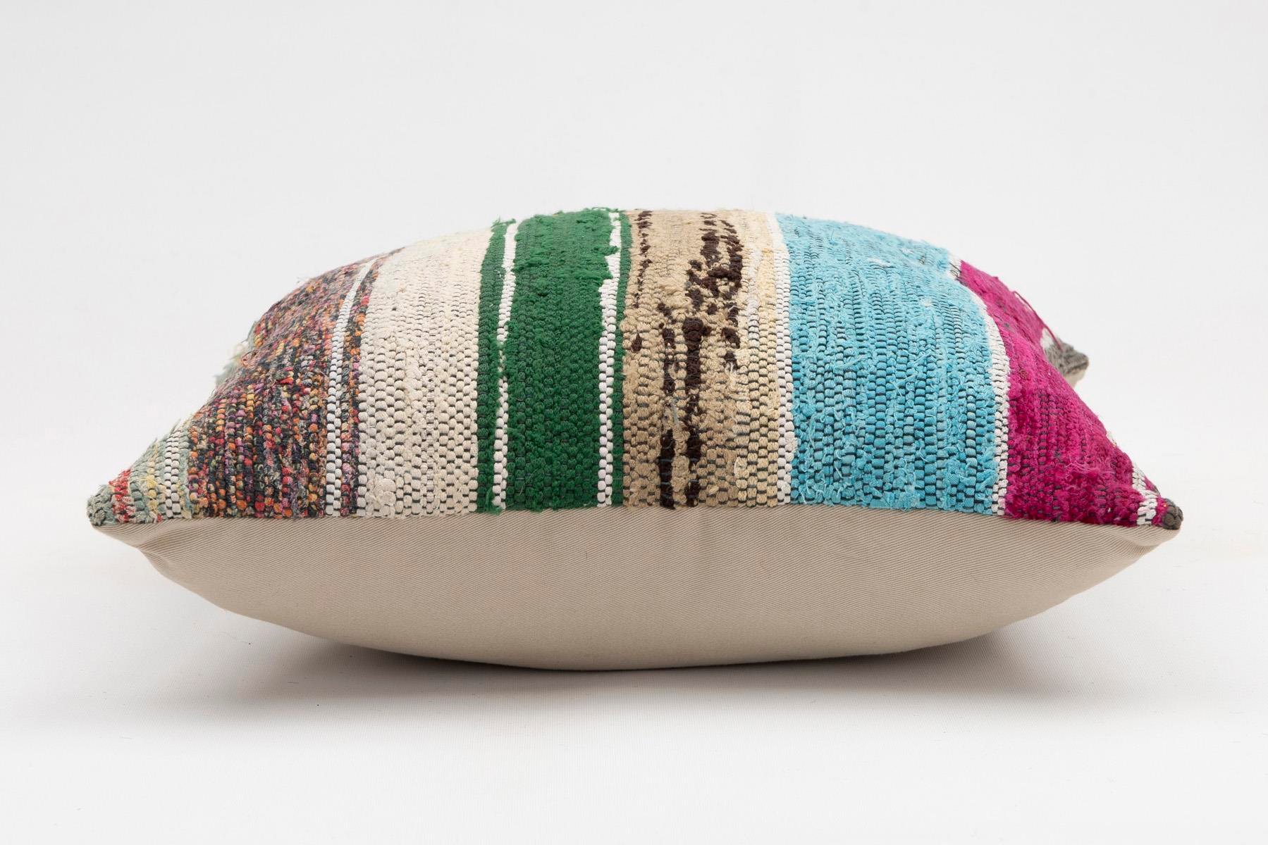 16x16 inches (40x40 cm) Kilim Pillow | KILIM WHOLESALE - Vintage Handmade Pillows - Vintage Handmade Kilim Rugs - It is 100% wool. Artistic and historical rugs. Old handwoven rugs. - Online hand woven rugs and kilim cushions sales. Shipping to a