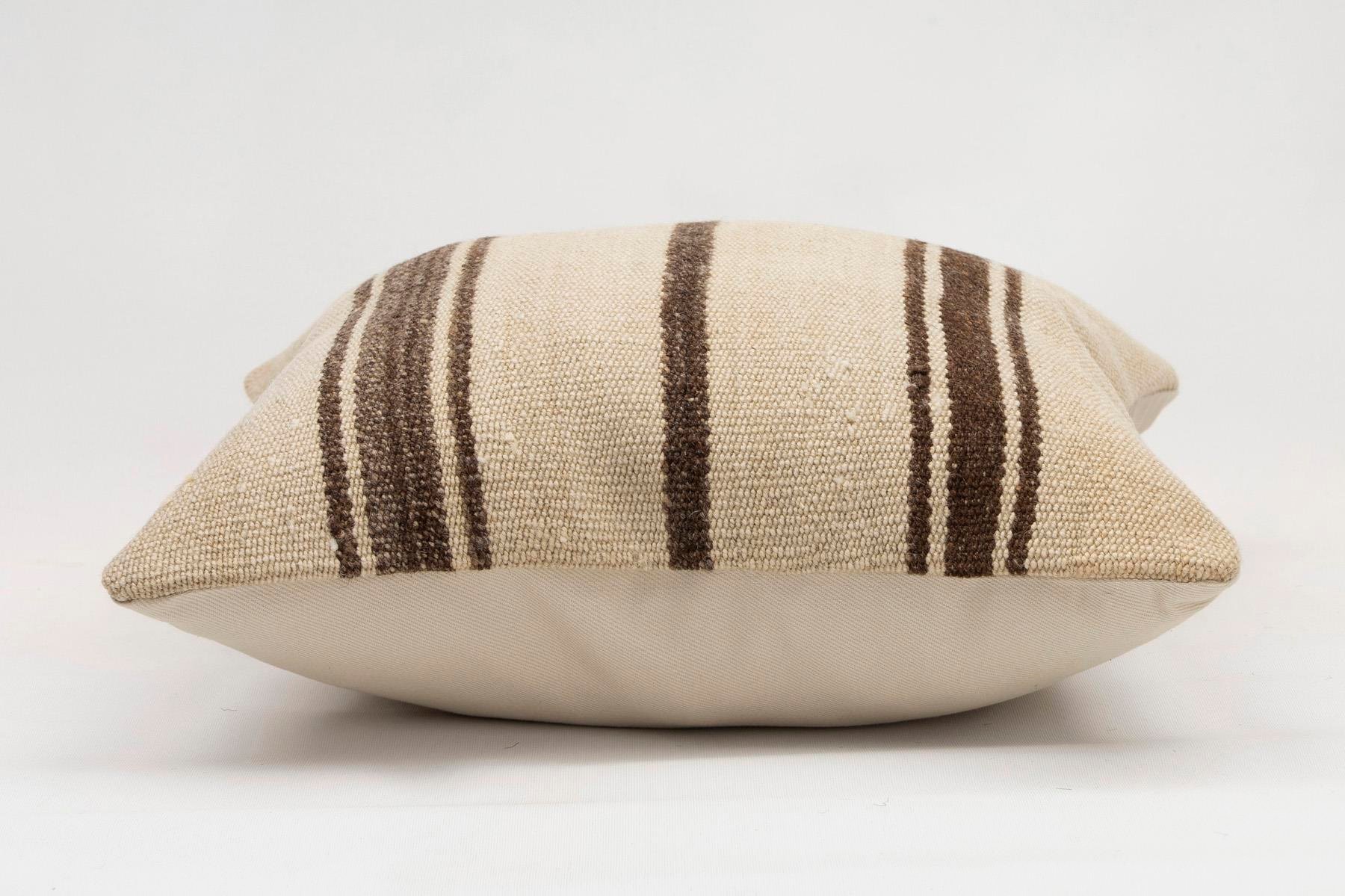 16x16 inches (40x40 cm) Kilim Pillow | KILIM WHOLESALE - Vintage Handmade Pillows - Vintage Handmade Kilim Rugs - It is 100% wool. Artistic and historical rugs. Old handwoven rugs. - Online hand woven rugs and kilim cushions sales. Shipping to a