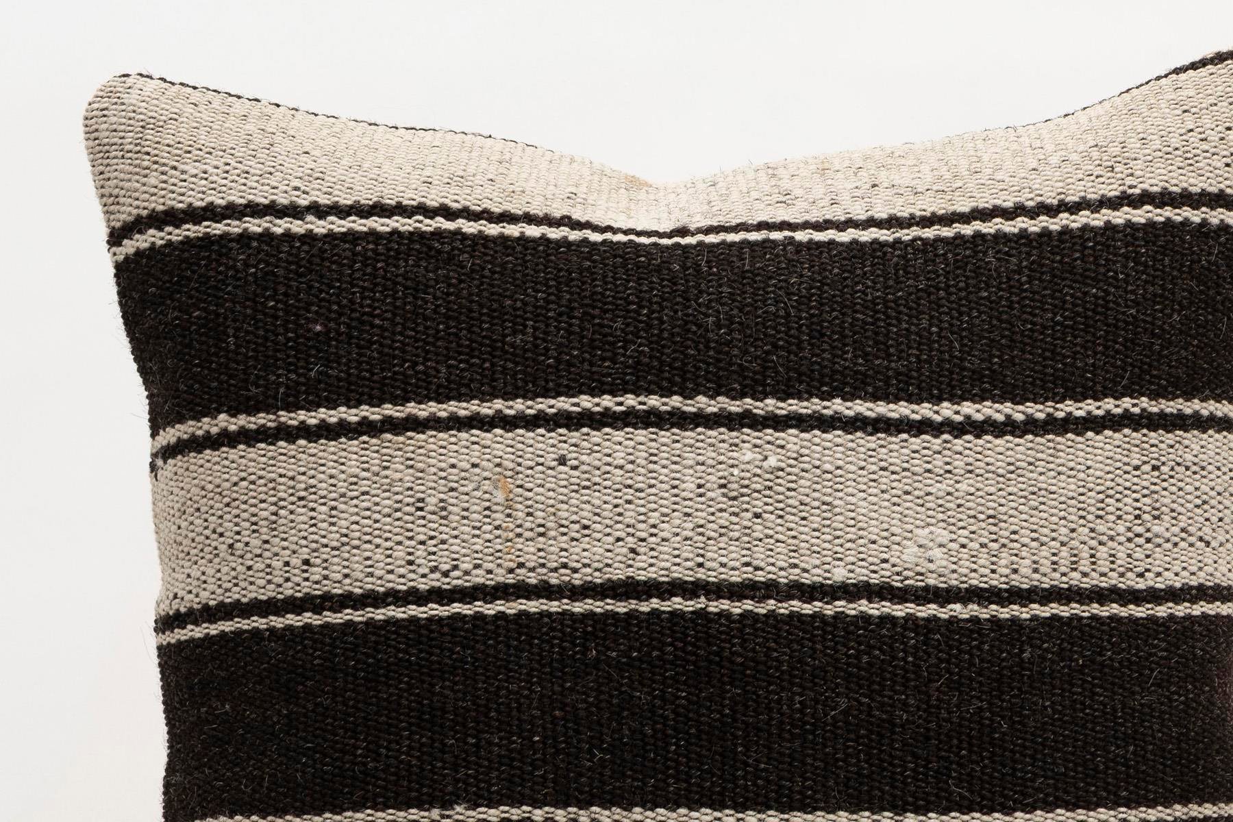 16x16 inches (40x40 cm) Kilim Pillow | KILIM WHOLESALE - Vintage Handmade Pillows - Vintage Handmade Kilim Rugs - It is 100% wool. Artistic and historical rugs. Old handwoven rugs. - Online hand woven rugs and kilim cushions sales. Shipping to a