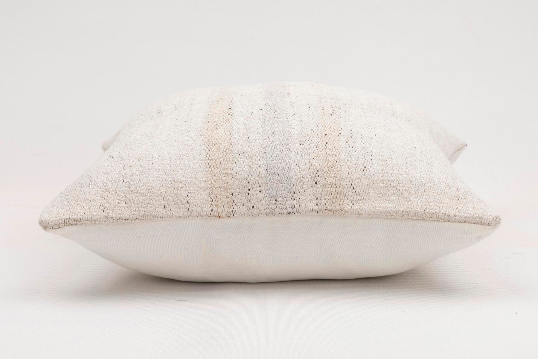 16x16 inches (40x40 cm) Kilim Pillow | KILIM WHOLESALE - Vintage Handmade Pillows - Vintage Handmade Kilim Rugs - It is 100% wool. Artistic and historical rugs. Old handwoven rugs. - Online hand woven rugs and kilim cushions sales. Shipping to a