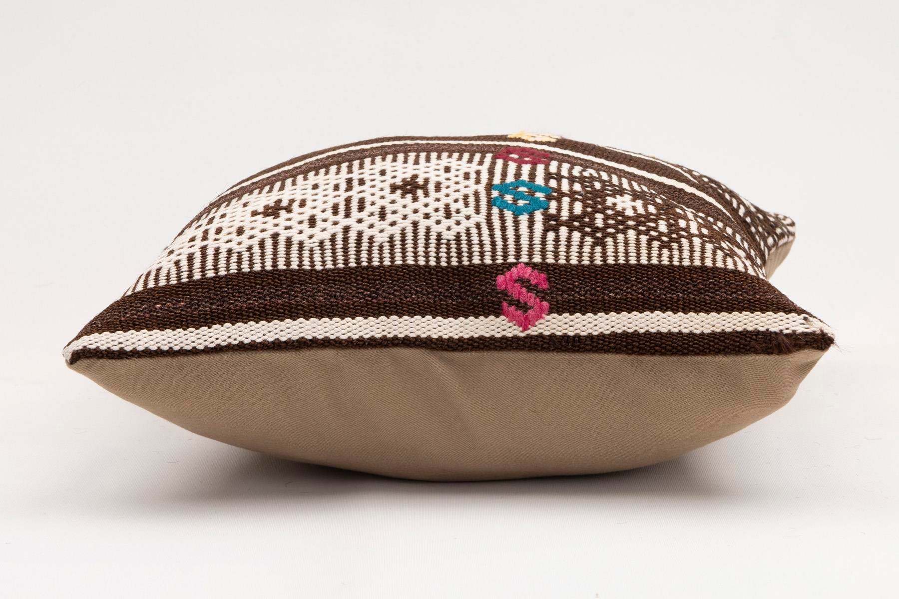 16x16 inches (40x40 cm) Kilim Pillow | KILIM WHOLESALE - Vintage Handmade Pillows - Vintage Handmade Kilim Rugs - It is 100% wool. Artistic and historical rugs. Old handwoven rugs. - Online hand woven rugs and kilim cushions sales. Shipping to a