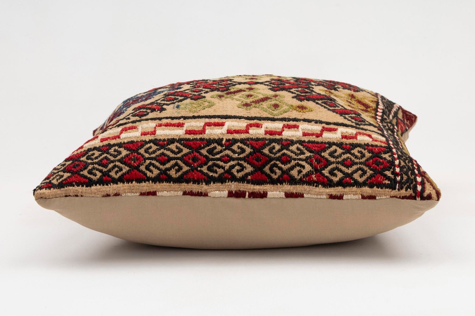 16x16 inches (40x40 cm) Kilim Pillow | KILIM WHOLESALE - Vintage Handmade Pillows - Vintage Handmade Kilim Rugs - It is 100% wool. Artistic and historical rugs. Old handwoven rugs. - Online hand woven rugs and kilim cushions sales. Shipping to a