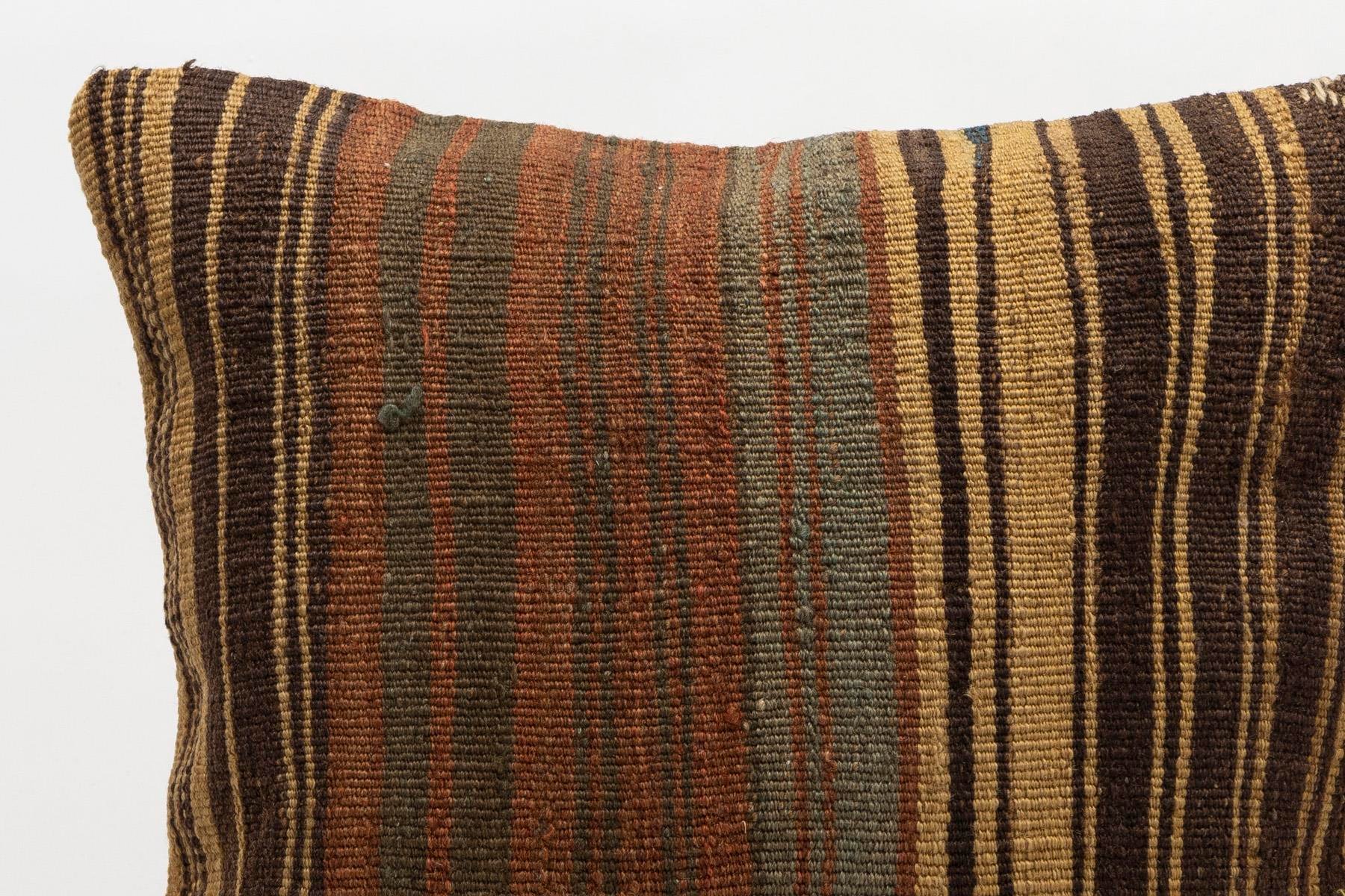 16x16 inches (40x40 cm) Kilim Pillow | KILIM WHOLESALE - Vintage Handmade Pillows - Vintage Handmade Kilim Rugs - It is 100% wool. Artistic and historical rugs. Old handwoven rugs. - Online hand woven rugs and kilim cushions sales. Shipping to a