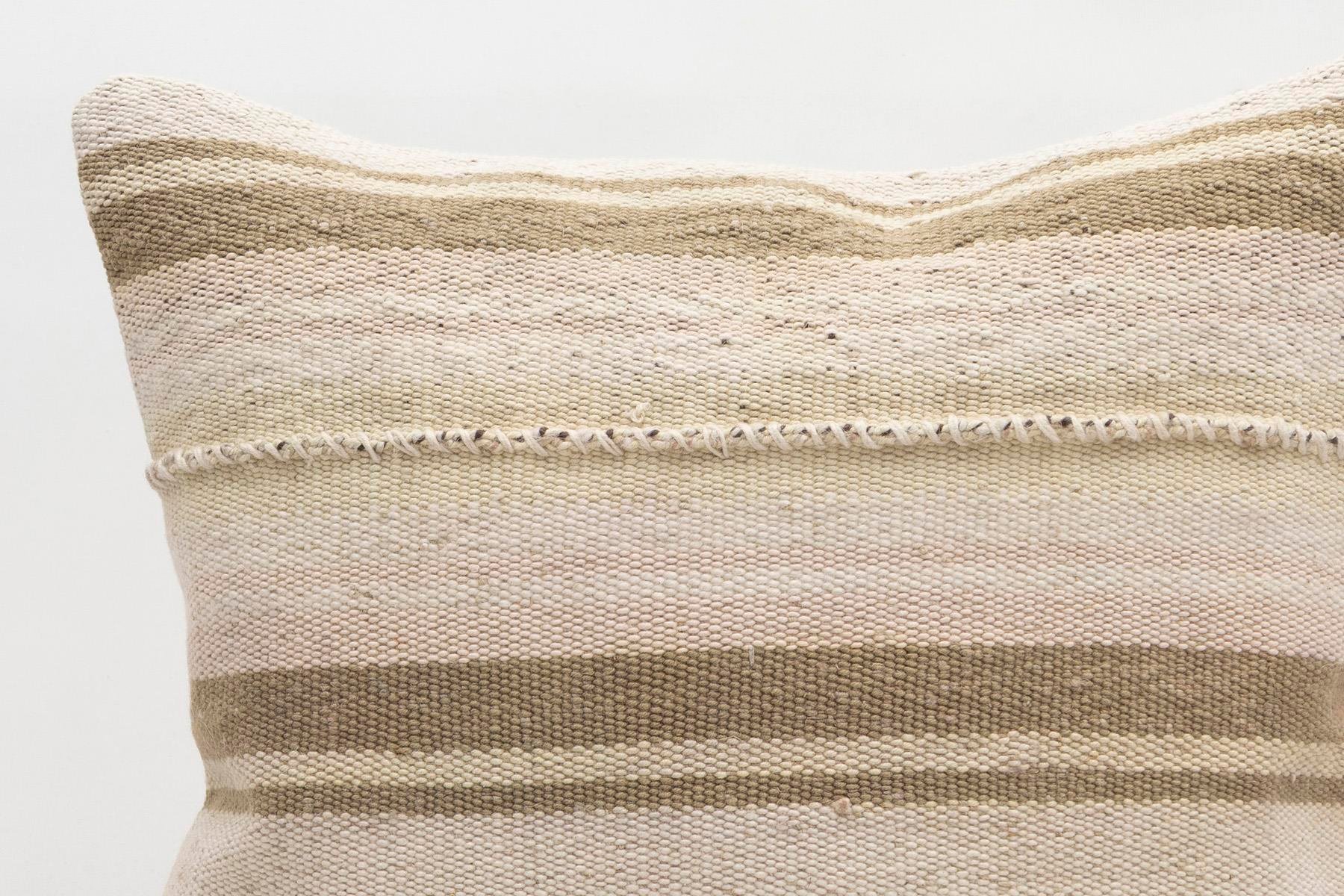 16x16 inches (40x40 cm) Kilim Pillow | KILIM WHOLESALE - Vintage Handmade Pillows - Vintage Handmade Kilim Rugs - It is 100% wool. Artistic and historical rugs. Old handwoven rugs. - Online hand woven rugs and kilim cushions sales. Shipping to a