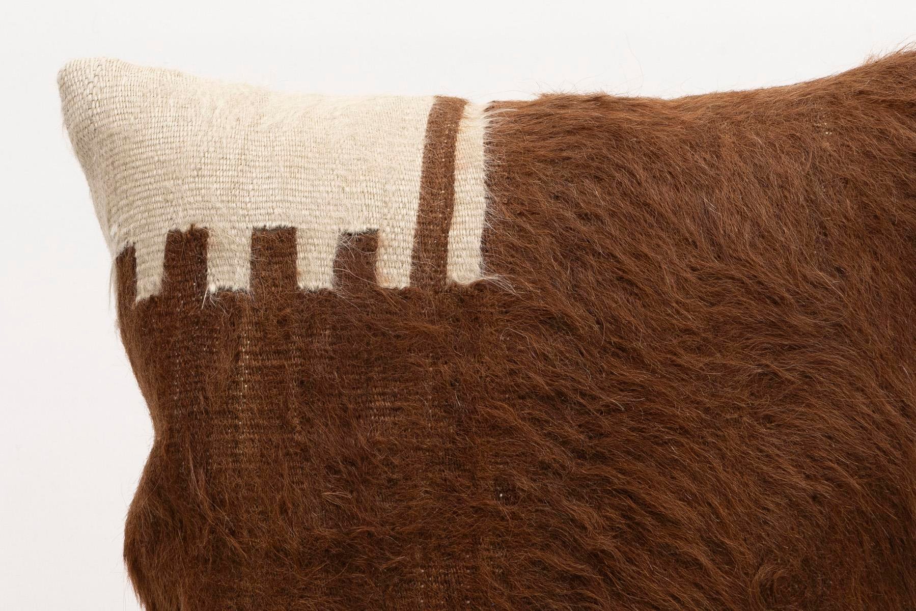 16x16 inches (40x40 cm) Kilim Pillow | KILIM WHOLESALE - Vintage Handmade Pillows - Vintage Handmade Kilim Rugs - It is 100% wool. Artistic and historical rugs. Old handwoven rugs. - Online hand woven rugs and kilim cushions sales. Shipping to a