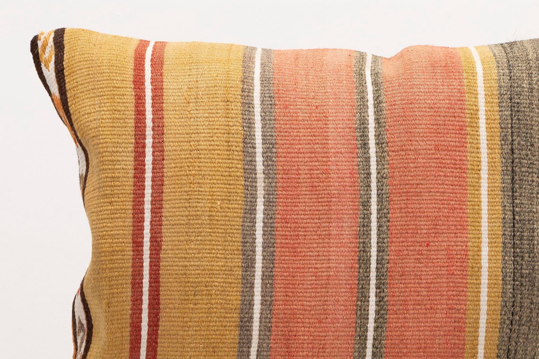 16x16 inches (40x40 cm) Kilim Pillow | KILIM WHOLESALE - Vintage Handmade Pillows - Vintage Handmade Kilim Rugs - It is 100% wool. Artistic and historical rugs. Old handwoven rugs. - Online hand woven rugs and kilim cushions sales. Shipping to a