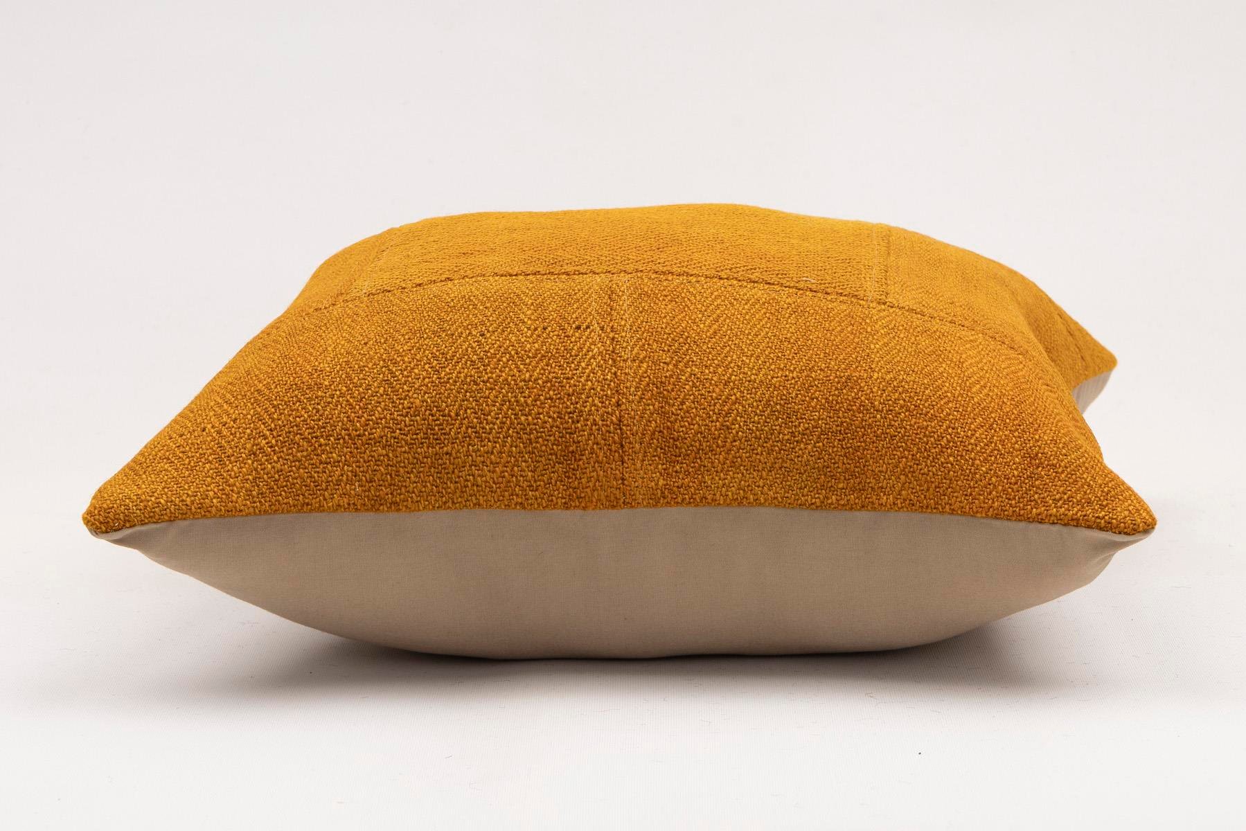 16x16 inches (40x40 cm) Kilim Pillow | KILIM WHOLESALE - Vintage Handmade Pillows - Vintage Handmade Kilim Rugs - It is 100% wool. Artistic and historical rugs. Old handwoven rugs. - Online hand woven rugs and kilim cushions sales. Shipping to a