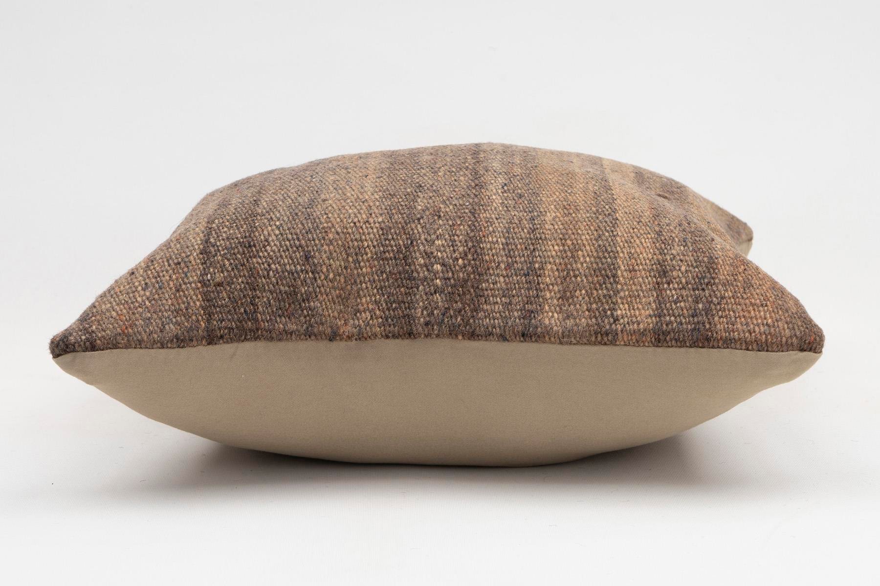 16x16 inches (40x40 cm) Kilim Pillow | KILIM WHOLESALE - Vintage Handmade Pillows - Vintage Handmade Kilim Rugs - It is 100% wool. Artistic and historical rugs. Old handwoven rugs. - Online hand woven rugs and kilim cushions sales. Shipping to a